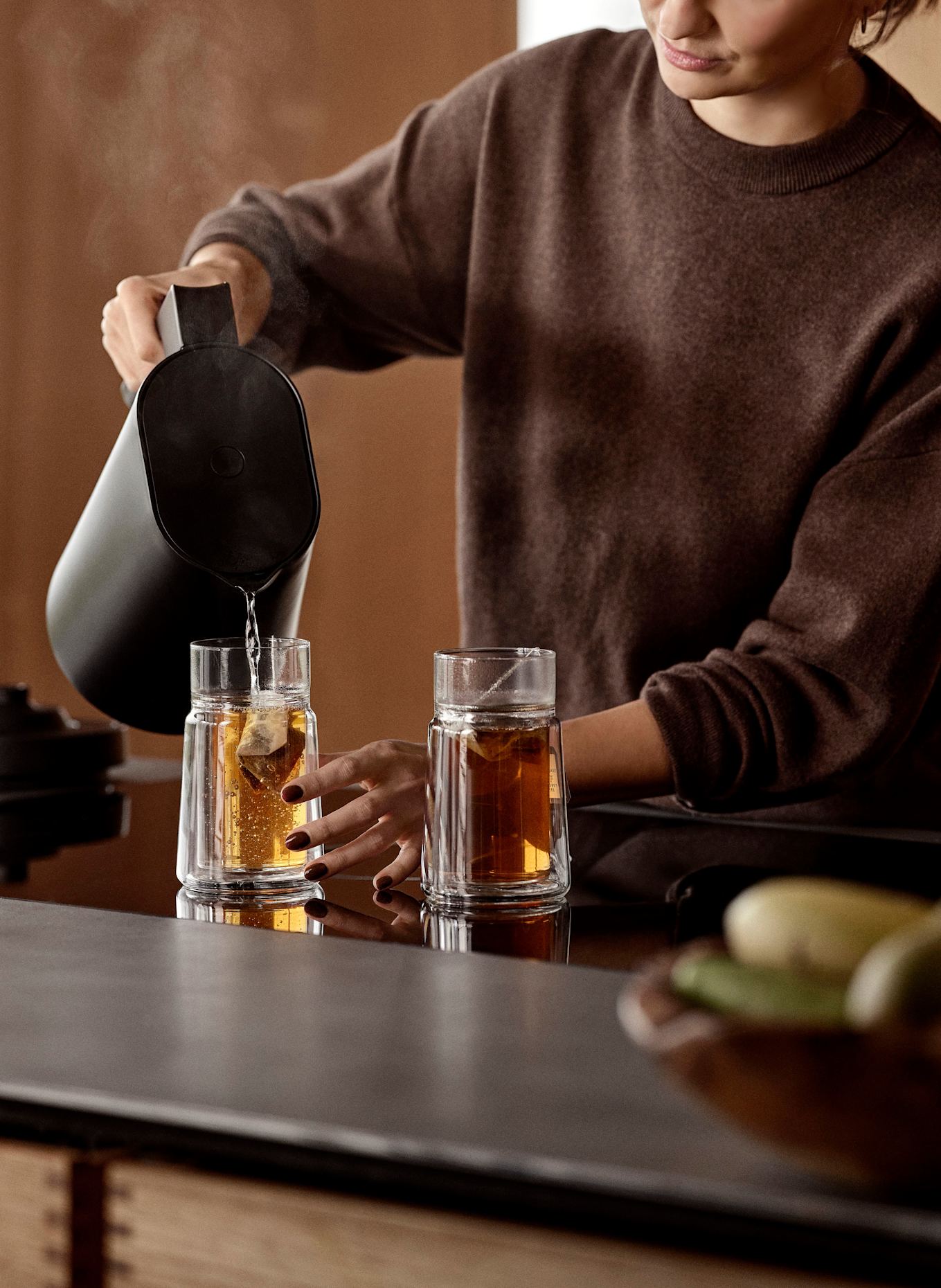 JACOB JENSEN Czajniki: CZARNY