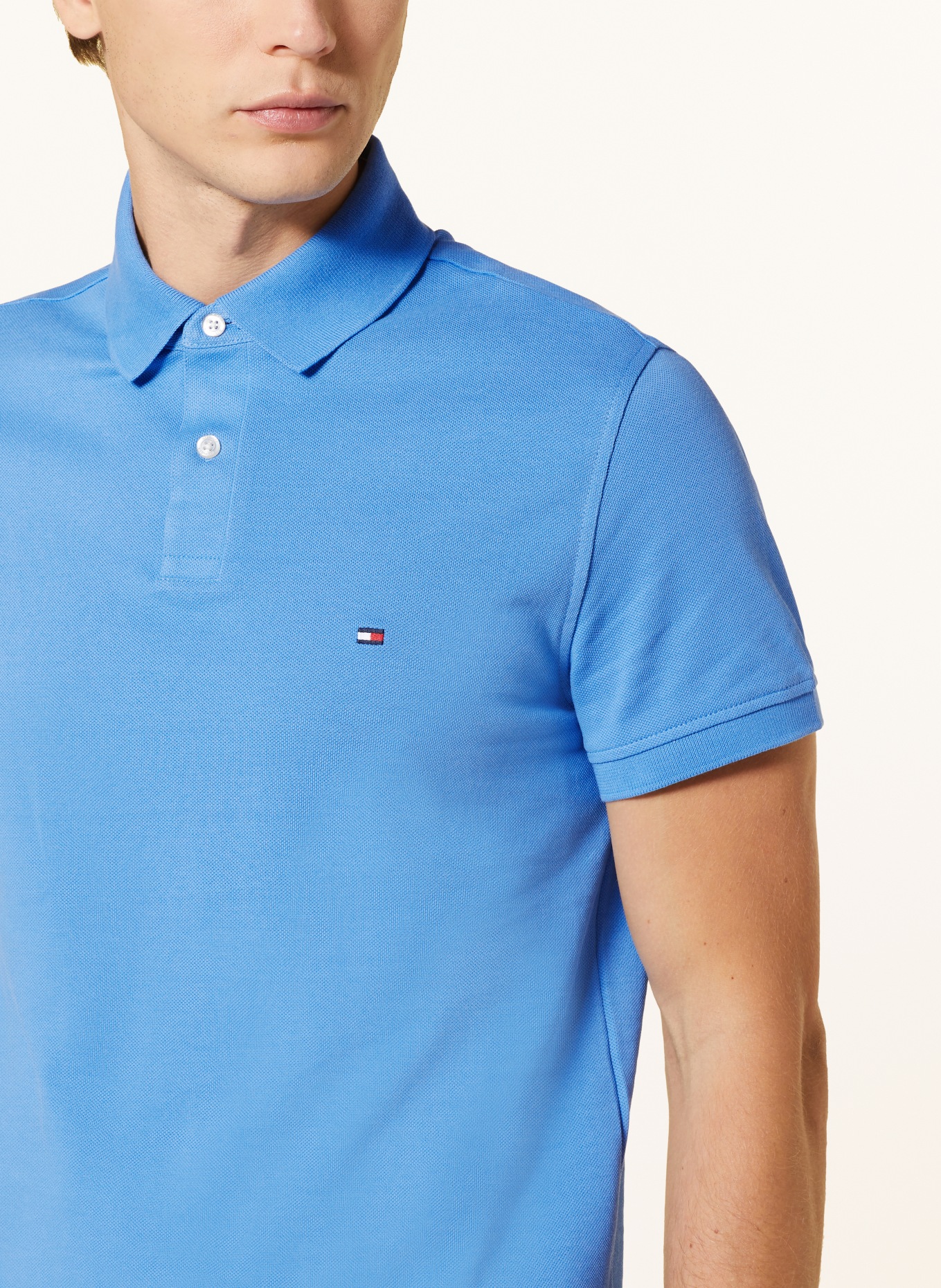 TOMMY HILFIGER Piqué-Poloshirt Regular Fit, Farbe: BLAU (Bild 4)