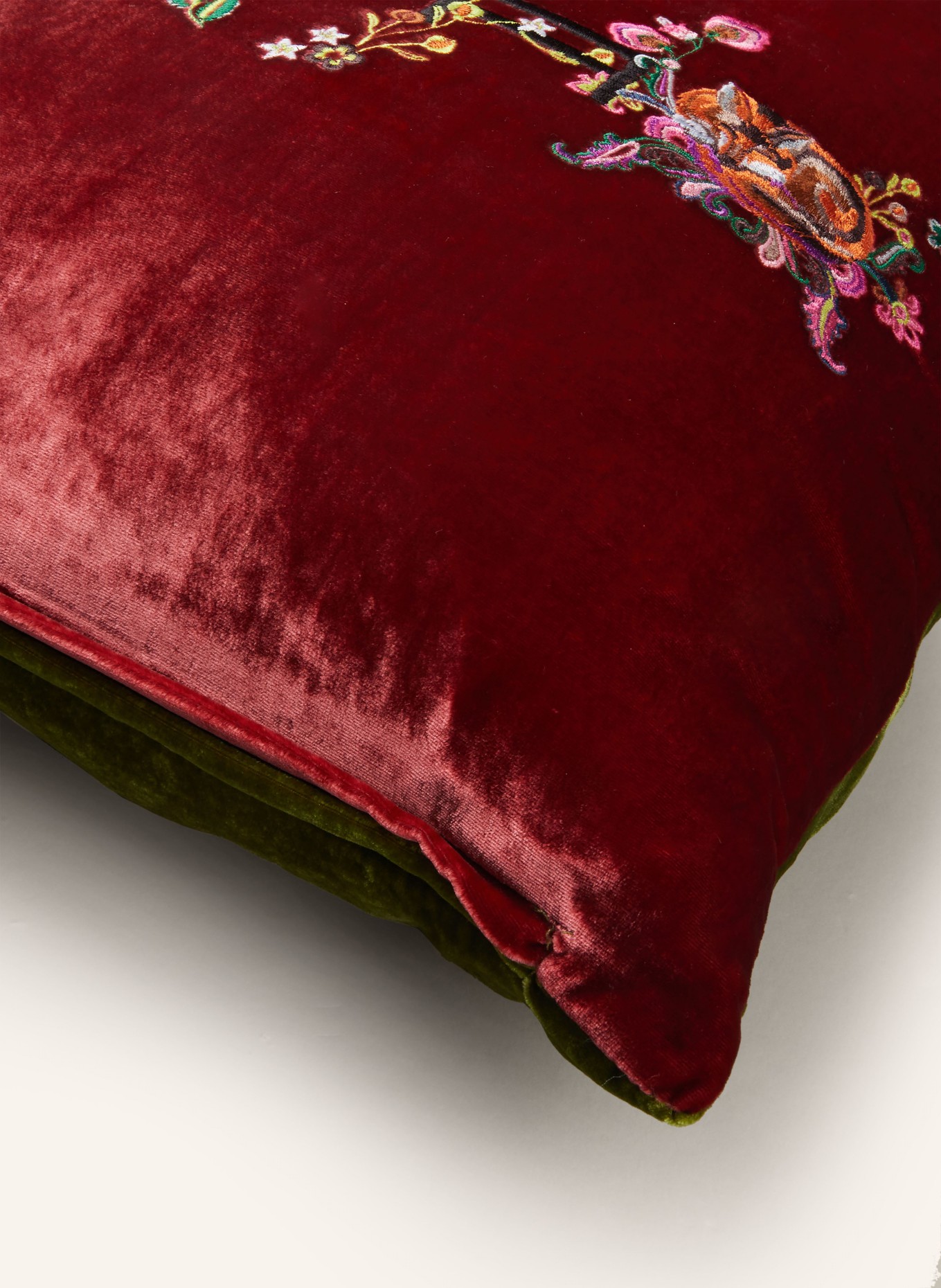 ETRO Home Decorative velvet cushion, Color: DARK RED/ GREEN (Image 3)