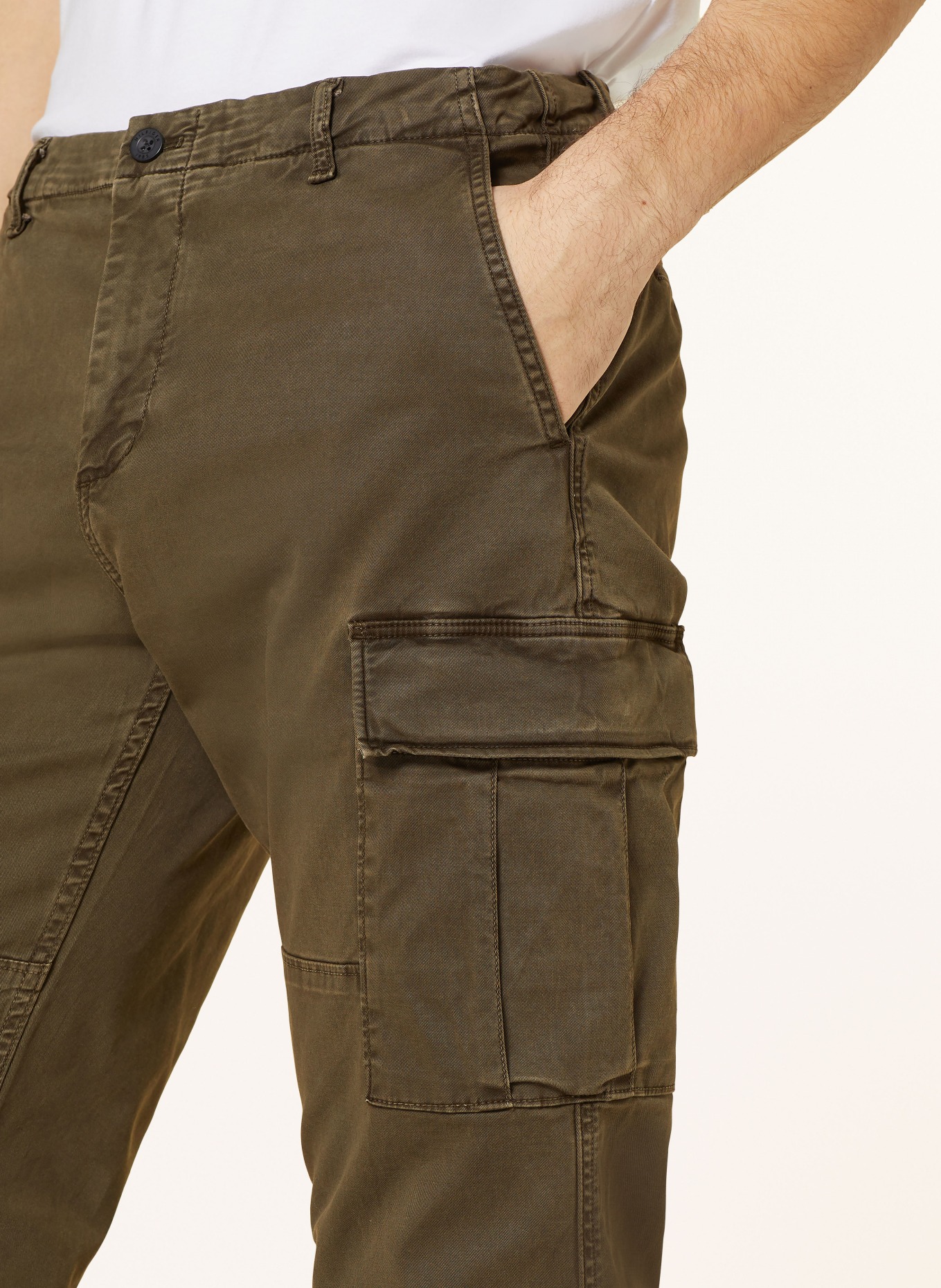 TOMMY HILFIGER Cargohose Relaxed Tapered Fit, Farbe: OLIV (Bild 5)