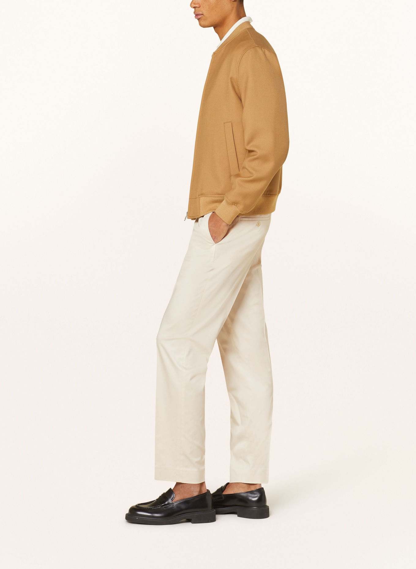 SANDRO Spodnie regular fit w stylu dresowym, Kolor: BEŻOWY (Obrazek 4)