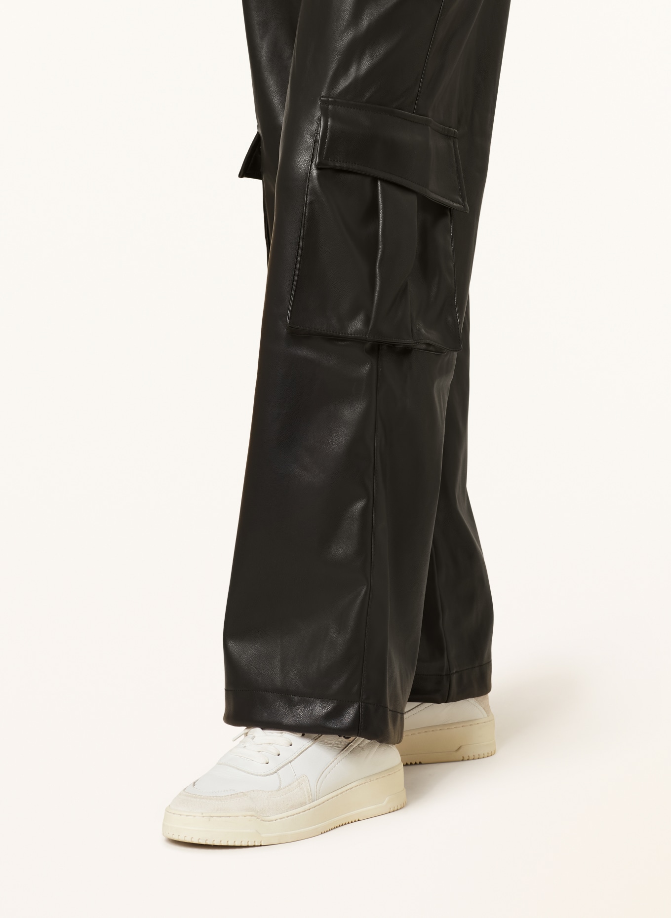 ONLY Cargo pants in leather look, Color: BLACK (Image 5)