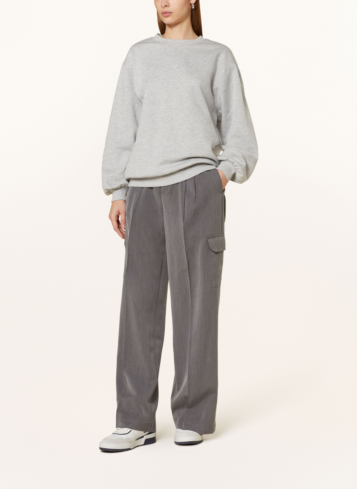 gina tricot Sweatshirt RHINESTONE mit Schmucksteinen, Farbe: HELLGRAU (Bild 2)