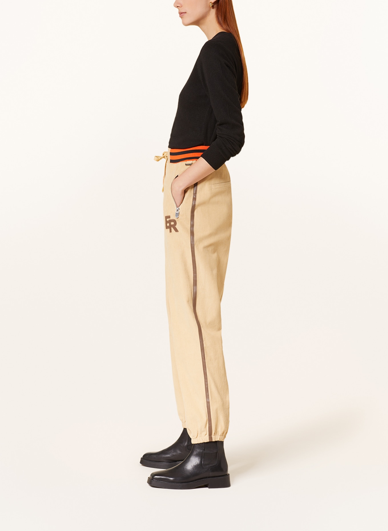 ELIAS RUMELIS Spodnie sztruksowe ERTALLULAH w stylu dresowym, Kolor: BEŻOWY/ POMARAŃCZOWY (Obrazek 4)