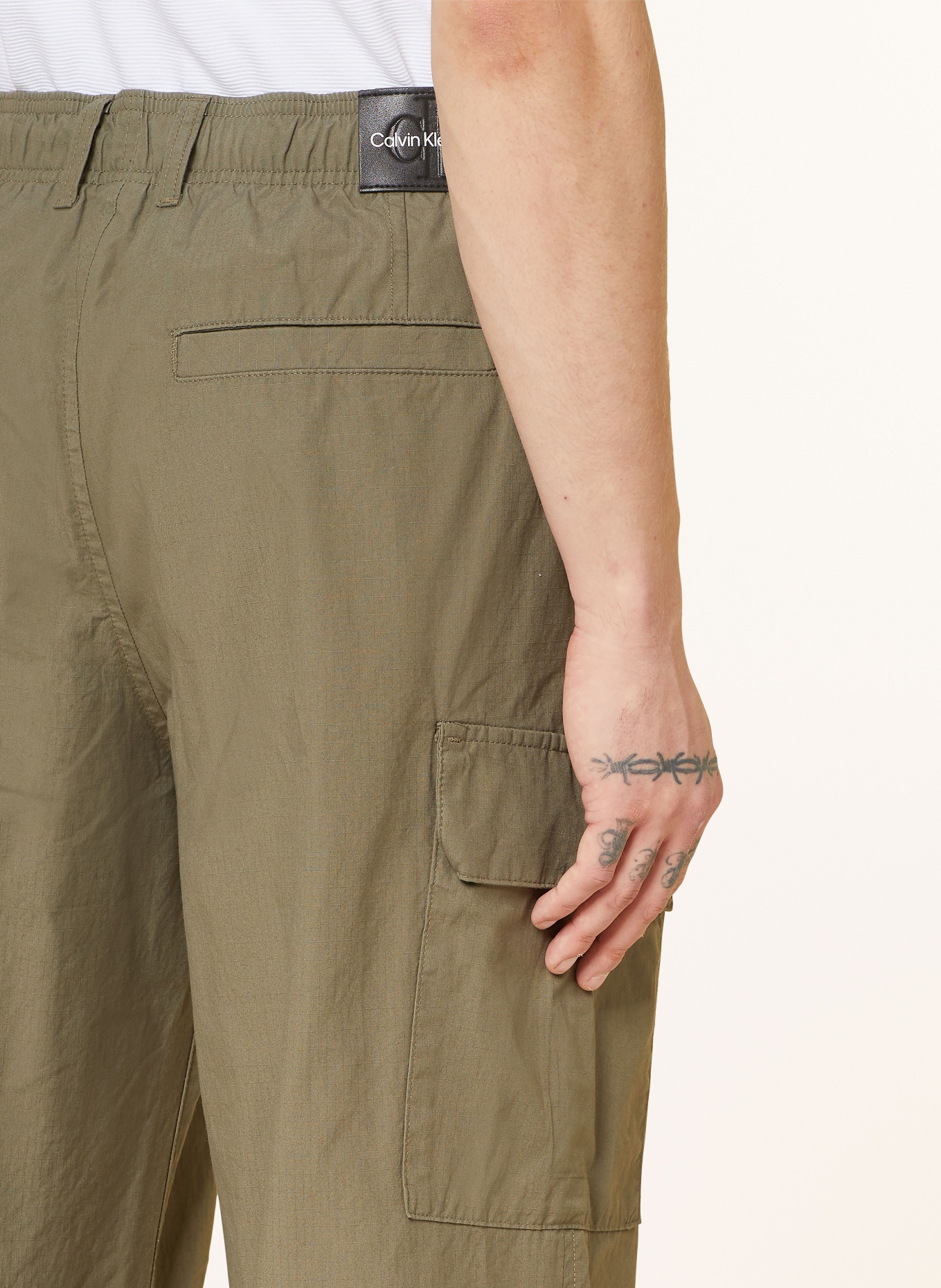 Calvin Klein Jeans Cargo kalhoty Regular Fit, Barva: OLIVOVÁ (Obrázek 6)