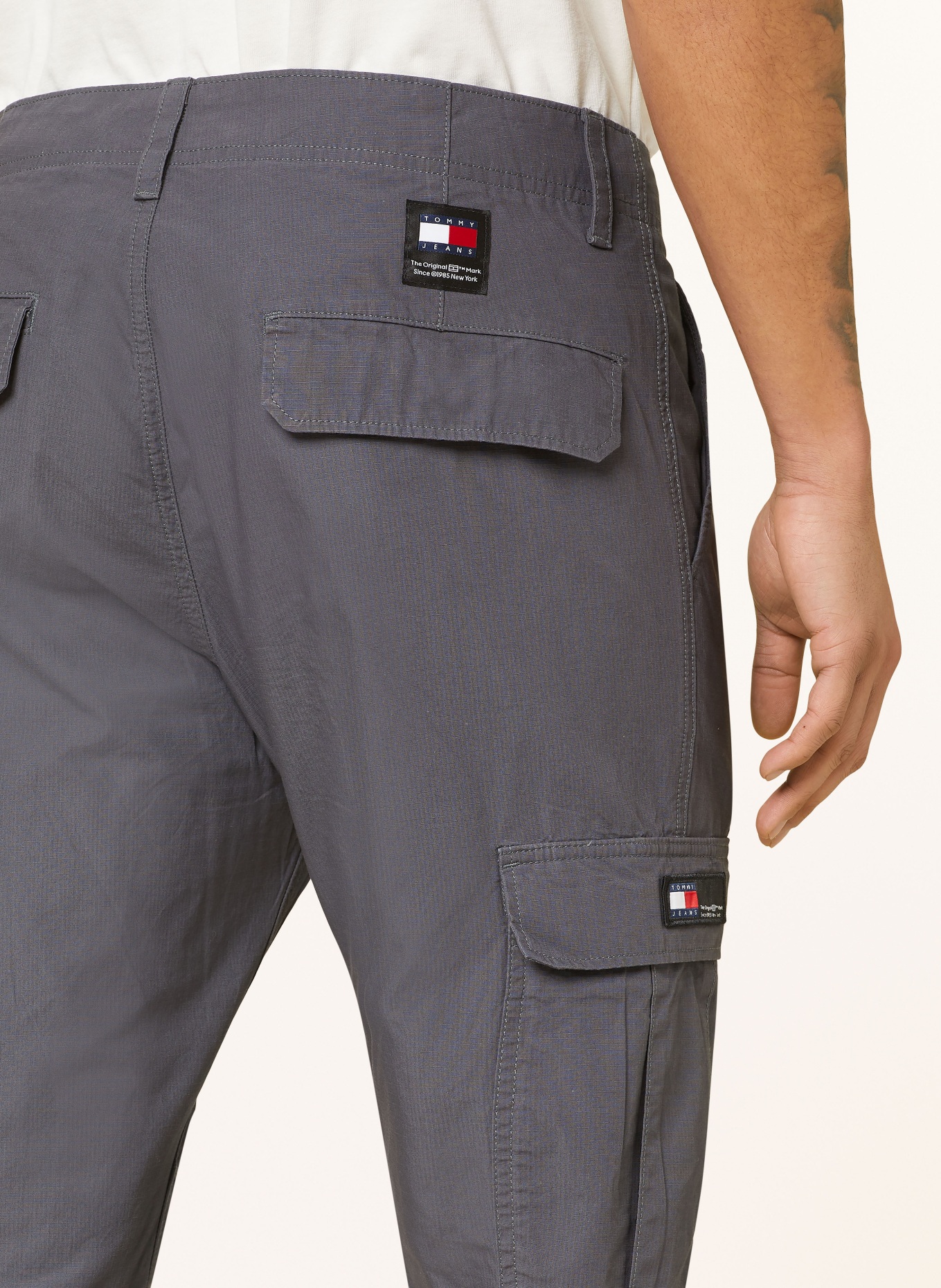 TOMMY JEANS Cargo pants ETHAN relaxed fit, Color: PT2 Washed Black (Image 6)