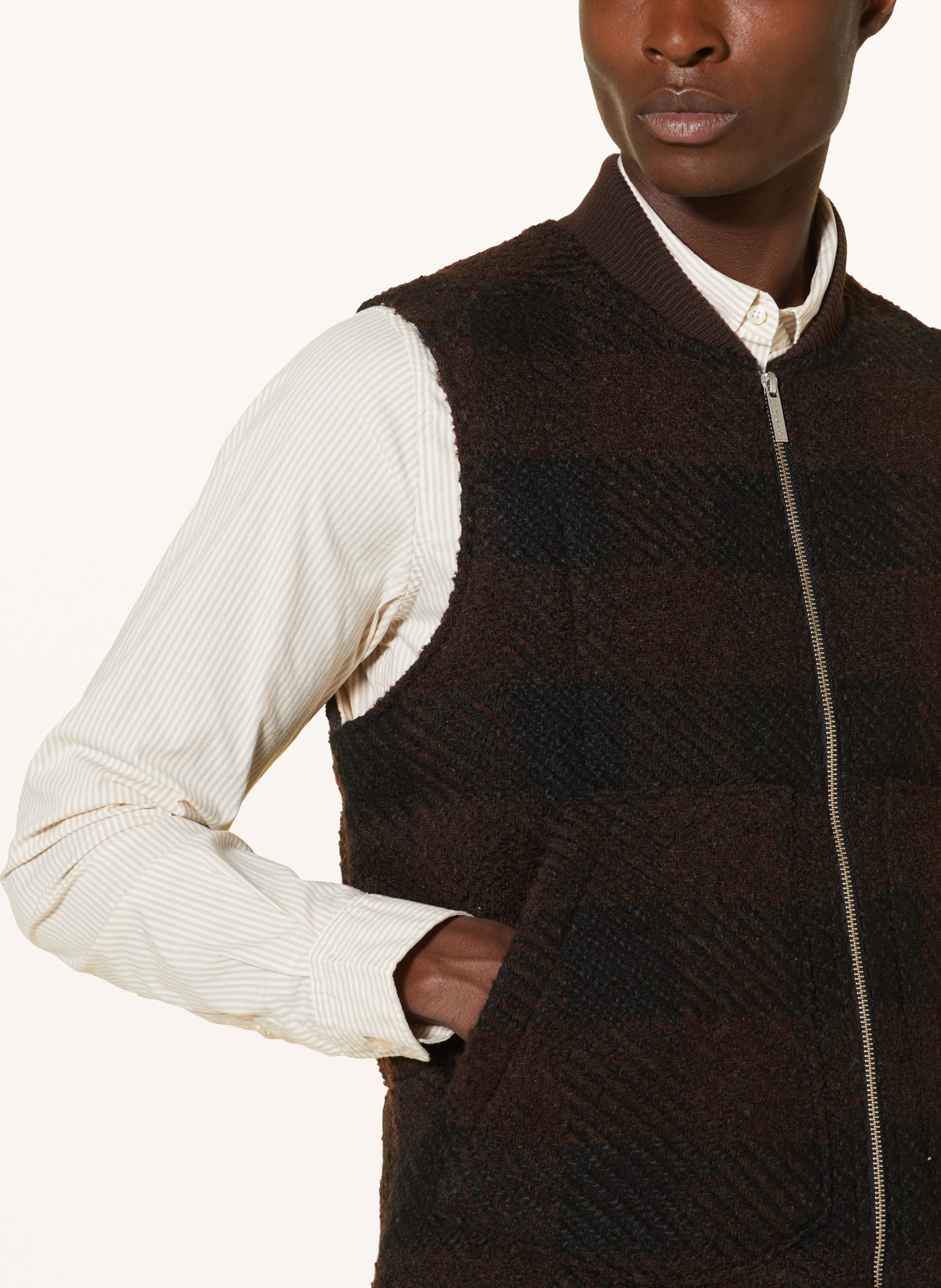 LES DEUX Bouclé vest MICHEL, Color: BLACK/ BROWN (Image 4)