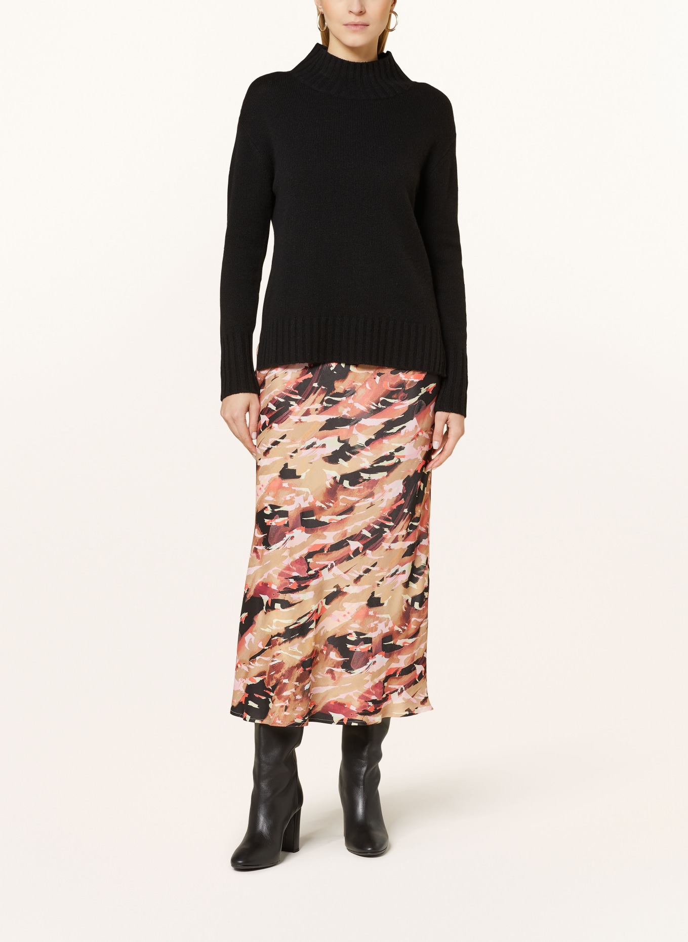 comma Satin skirt, Color: BROWN/ BLACK/ PINK (Image 2)