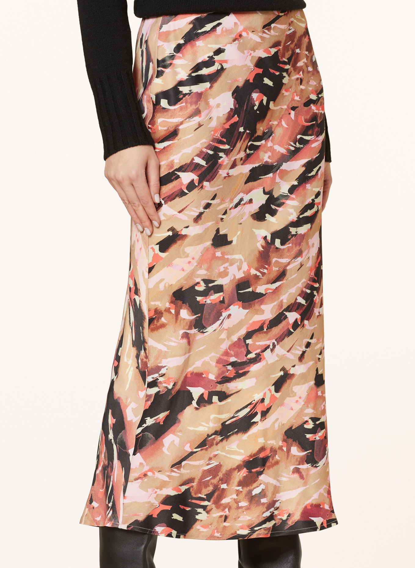 comma Satin skirt, Color: BROWN/ BLACK/ PINK (Image 4)
