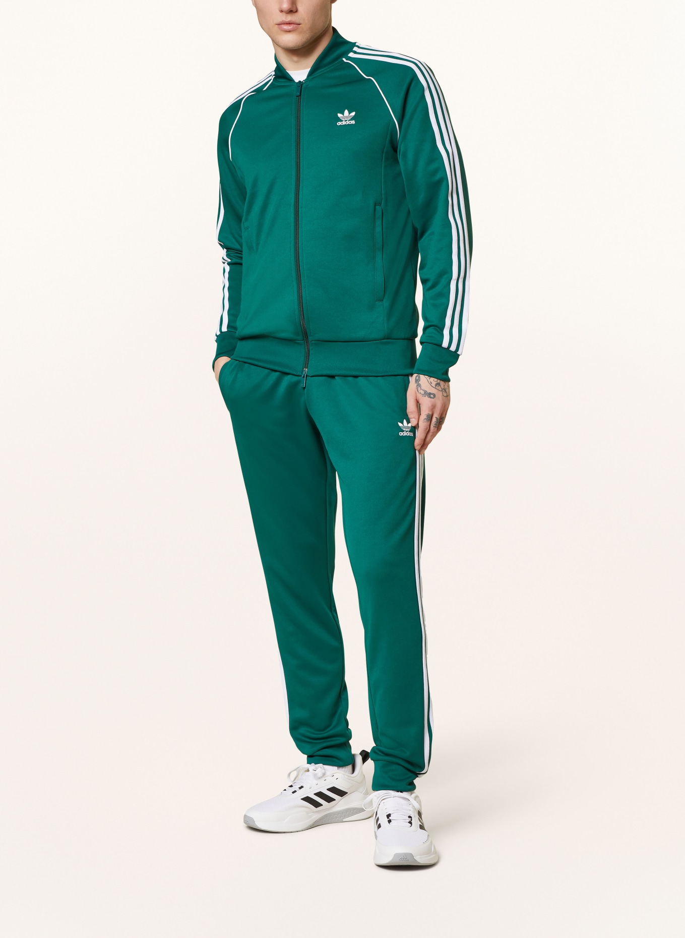 adidas Originals Spodnie dresowe ADICOLOR CLASSICS, Kolor: CIEMNOZIELONY (Obrazek 2)