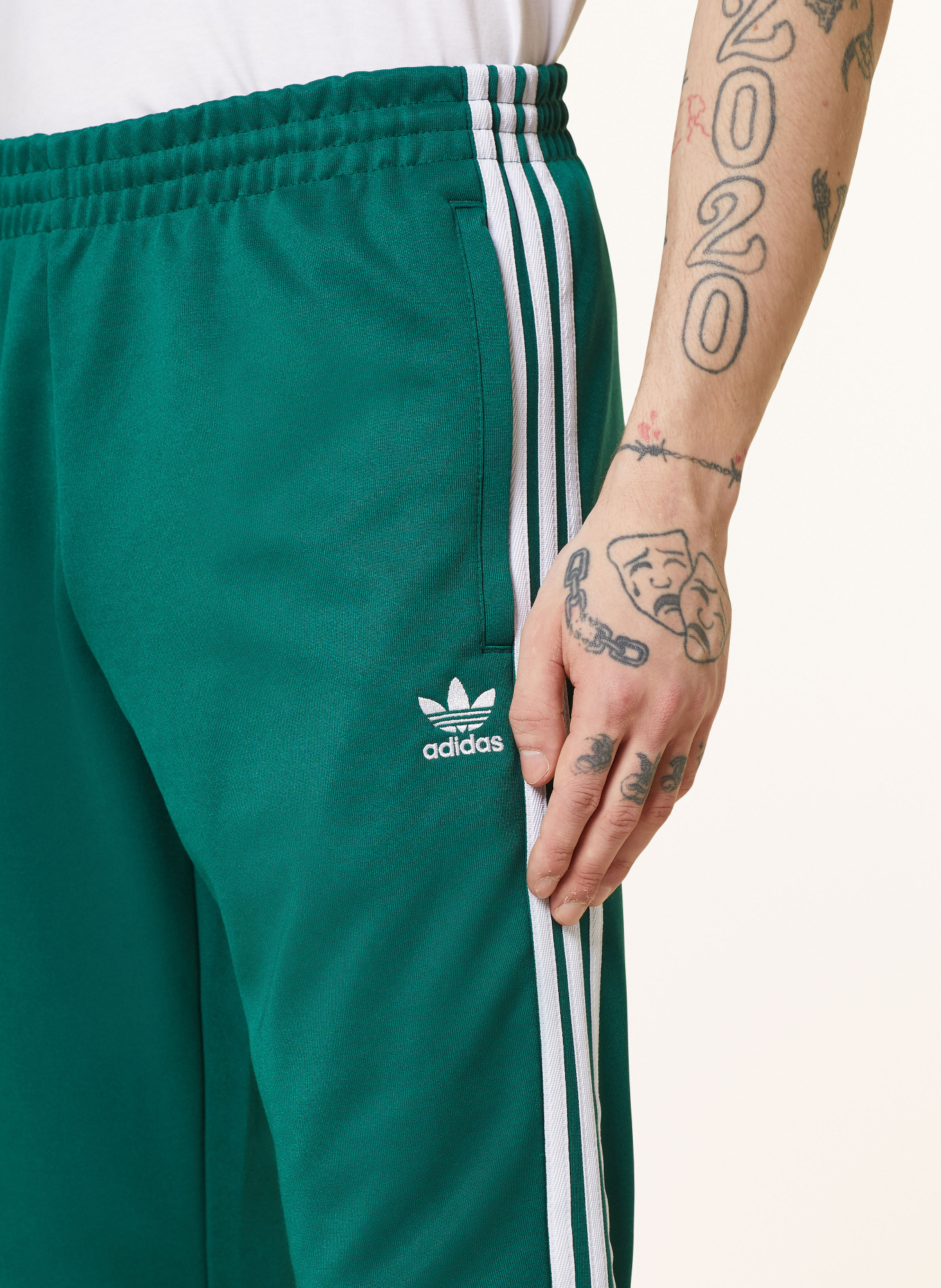 adidas Originals Track pants ADICOLOR CLASSICS, Color: DARK GREEN (Image 5)