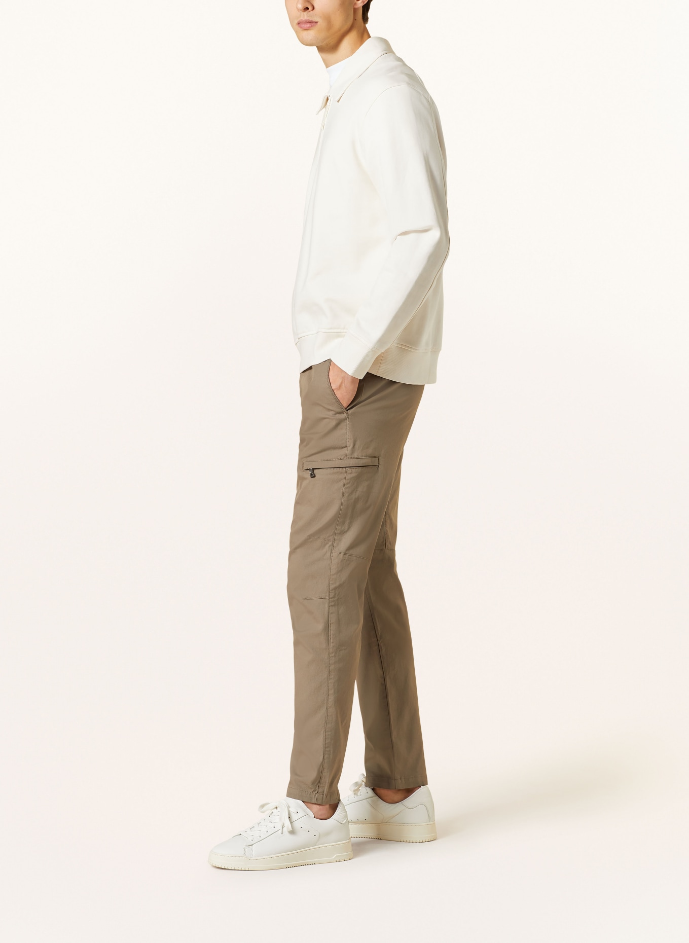 BOGNER Chinos CARLO relaxed fit, Color: KHAKI (Image 4)