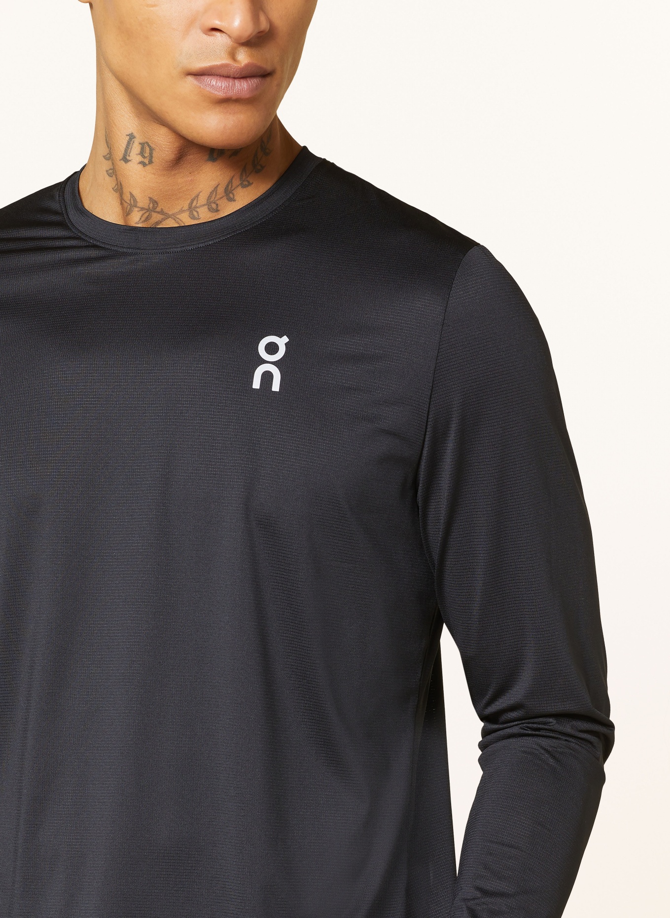 On Long sleeve shirt CORE, Color: BLACK (Image 4)