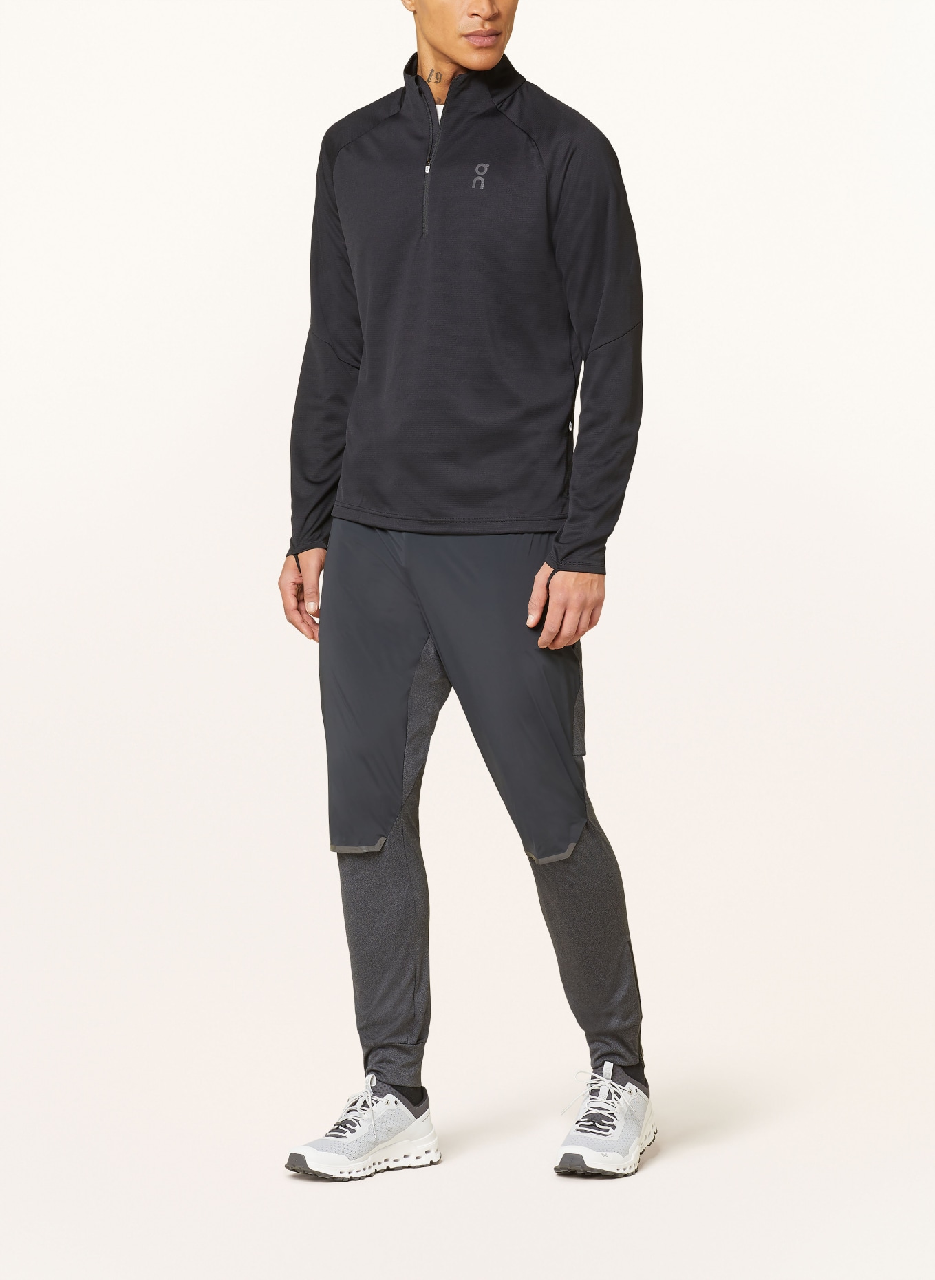 On Running shirt CLIMATE, Color: BLACK (Image 2)