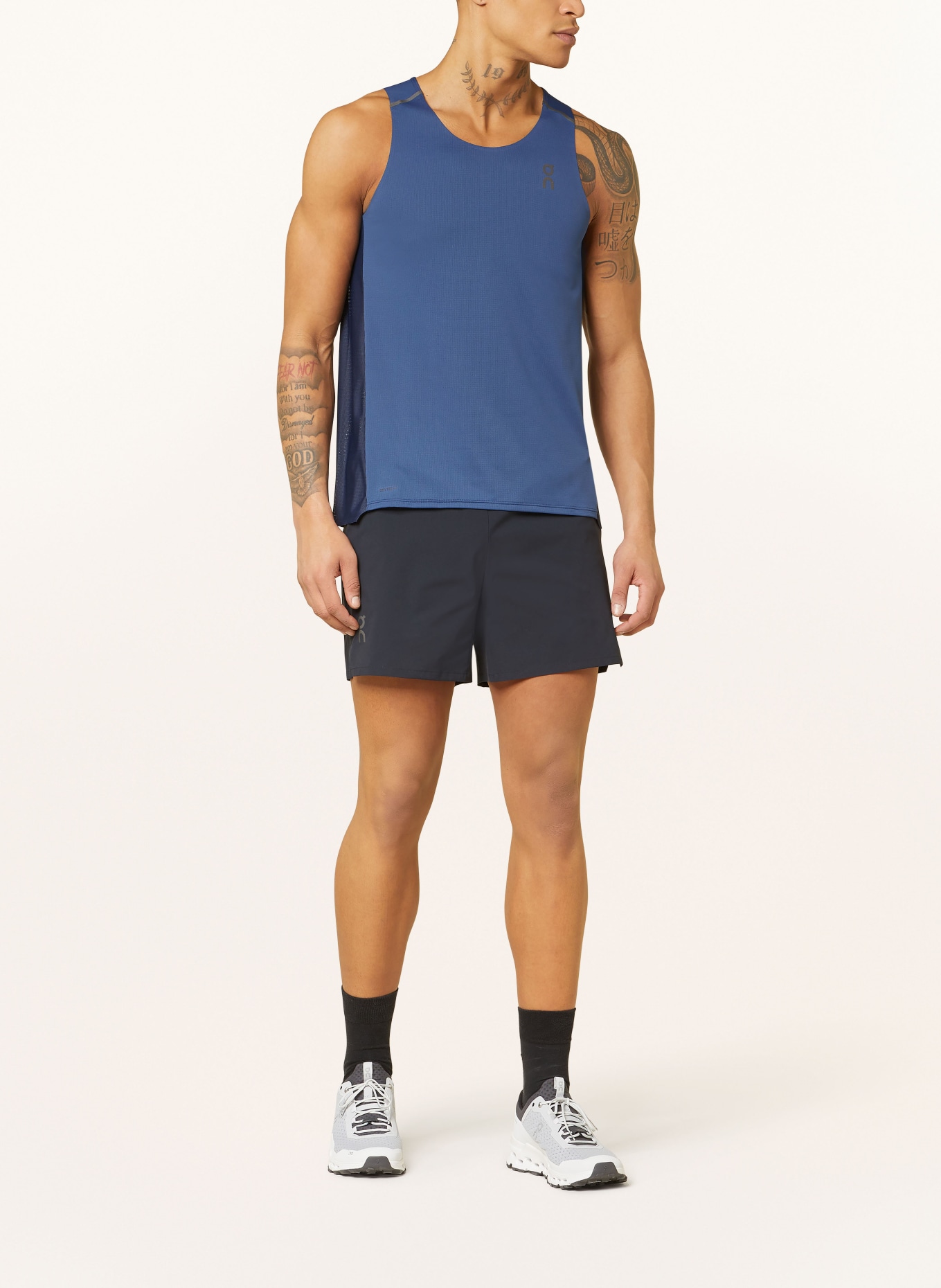 On Running top PERFORMANCE, Color: DARK BLUE (Image 2)