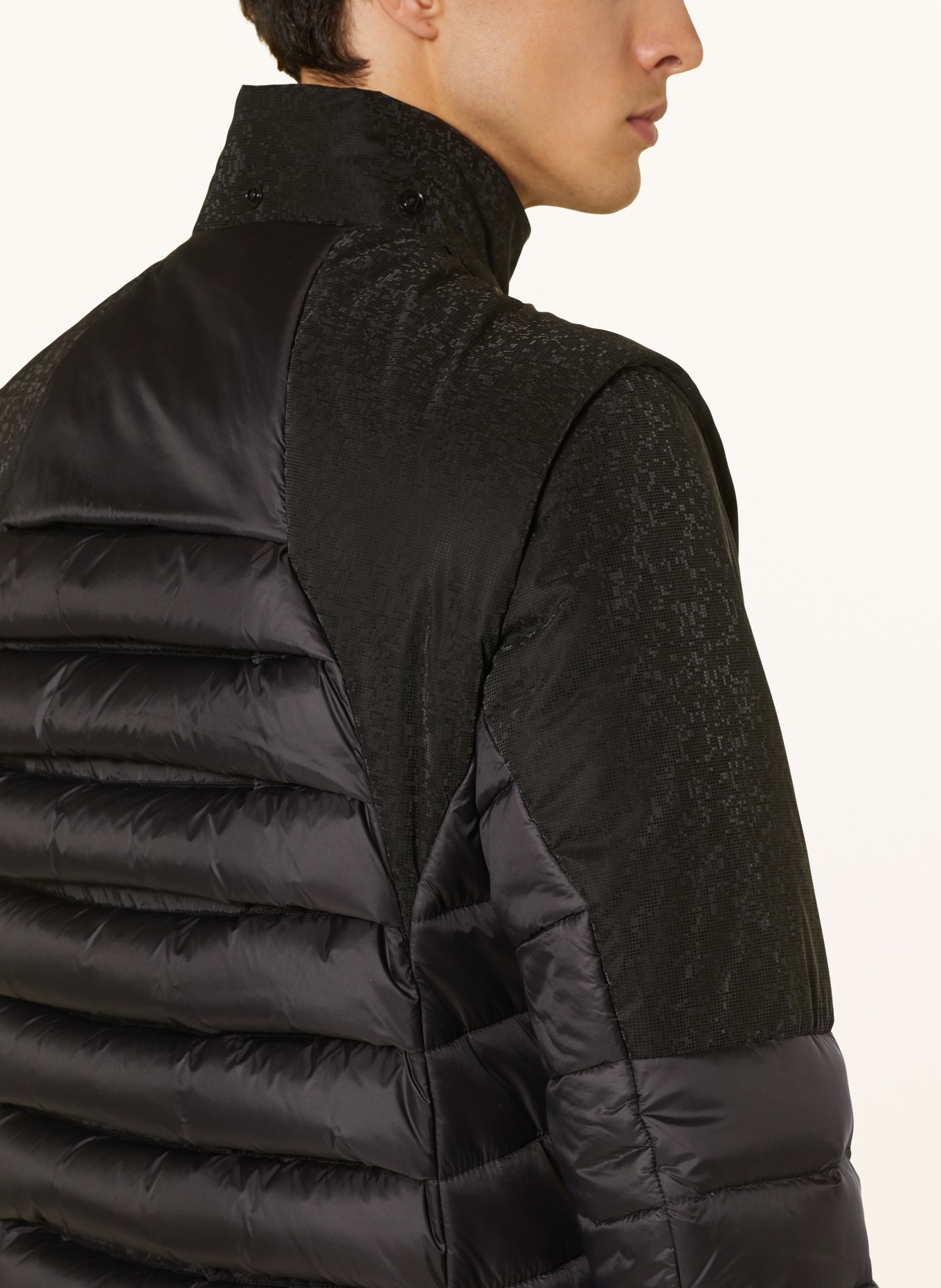 BOSS Péřová bunda ROBOT s odnímatelnými rukávy a odnímatelnou kapucí, Barva: ČERNÁ (Obrázek 6)