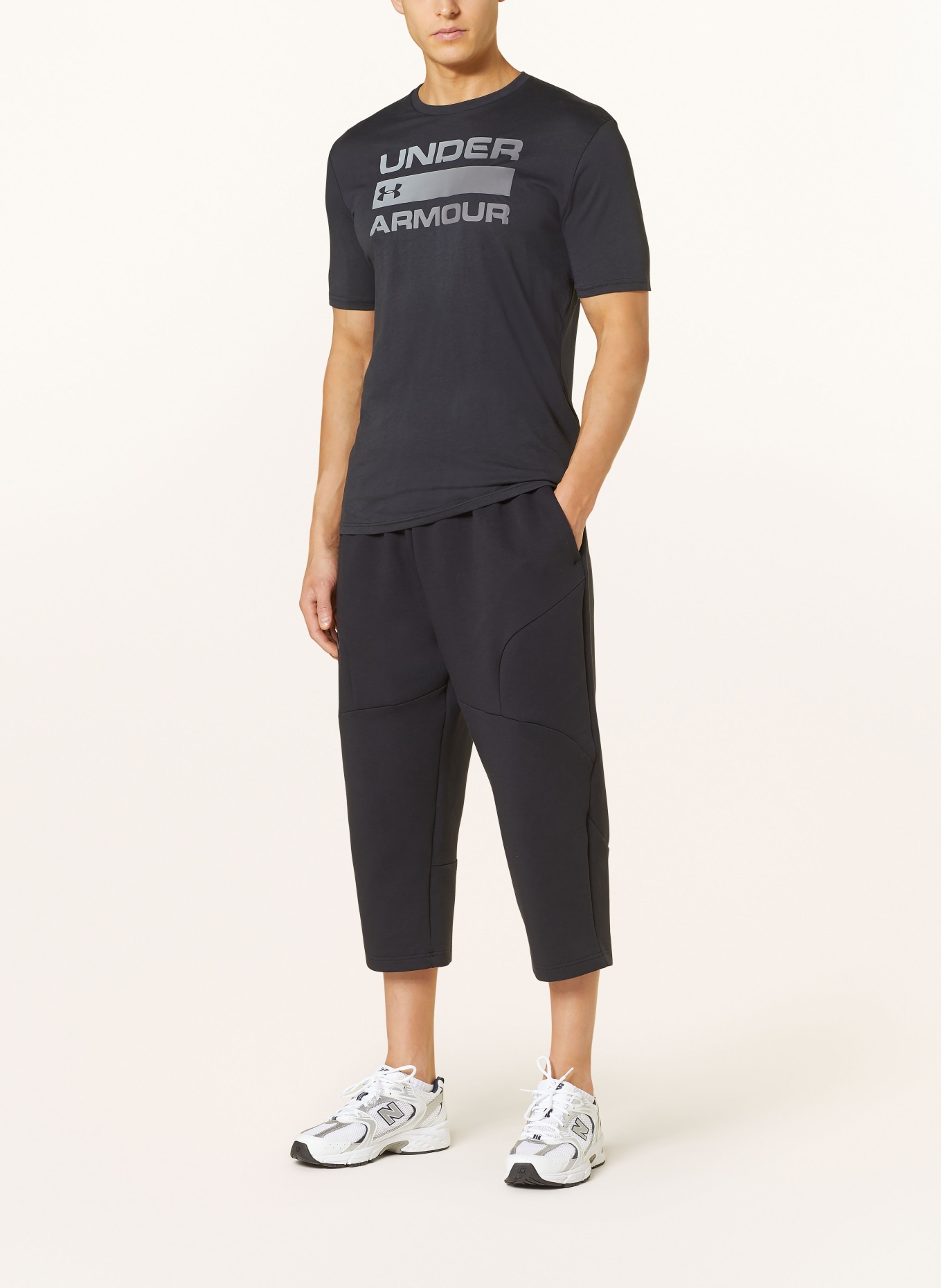 UNDER ARMOUR Trousers UNSTOPPABLE in jogger style, Color: BLACK (Image 2)