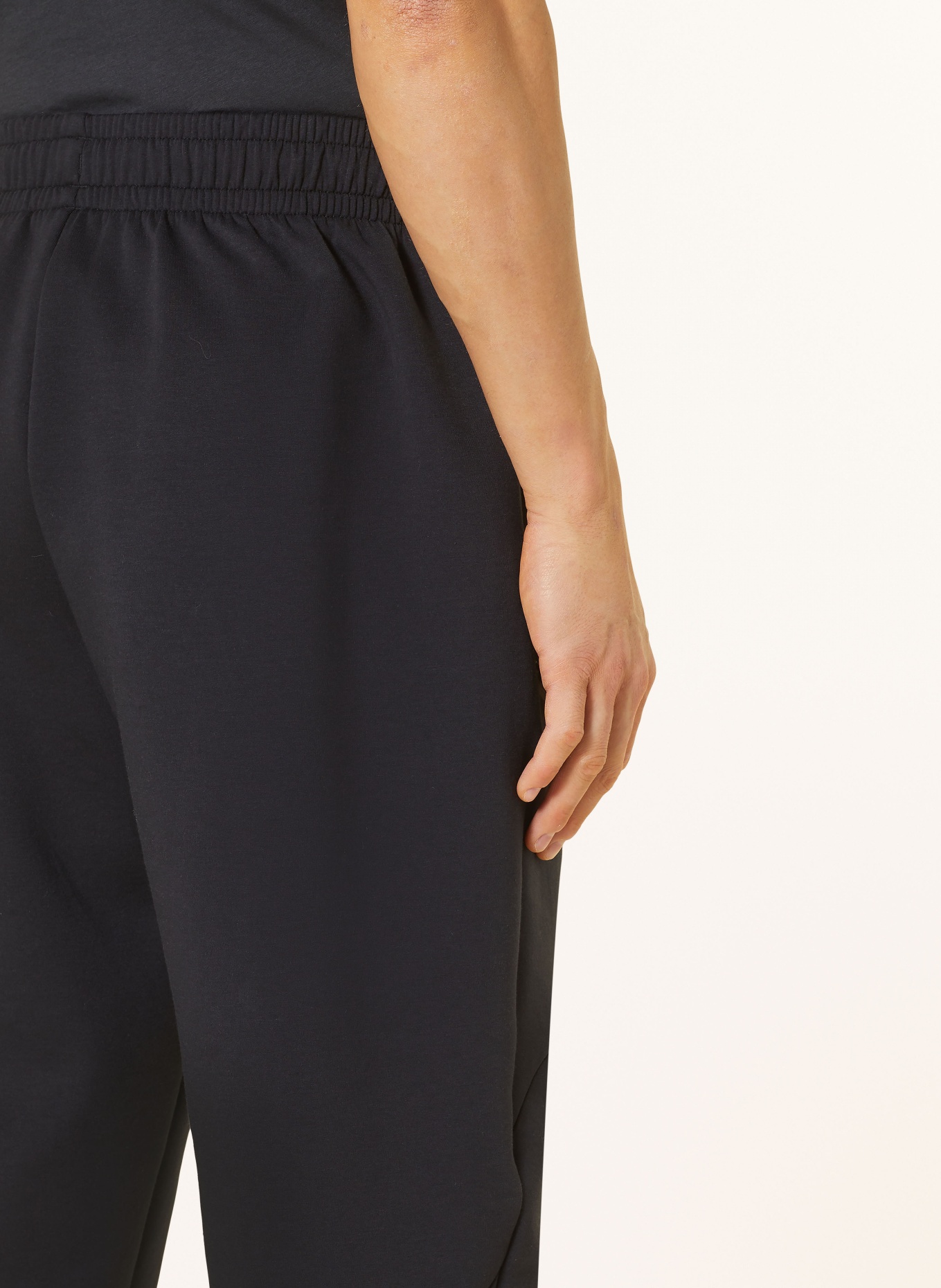 UNDER ARMOUR Trousers UNSTOPPABLE in jogger style, Color: BLACK (Image 6)