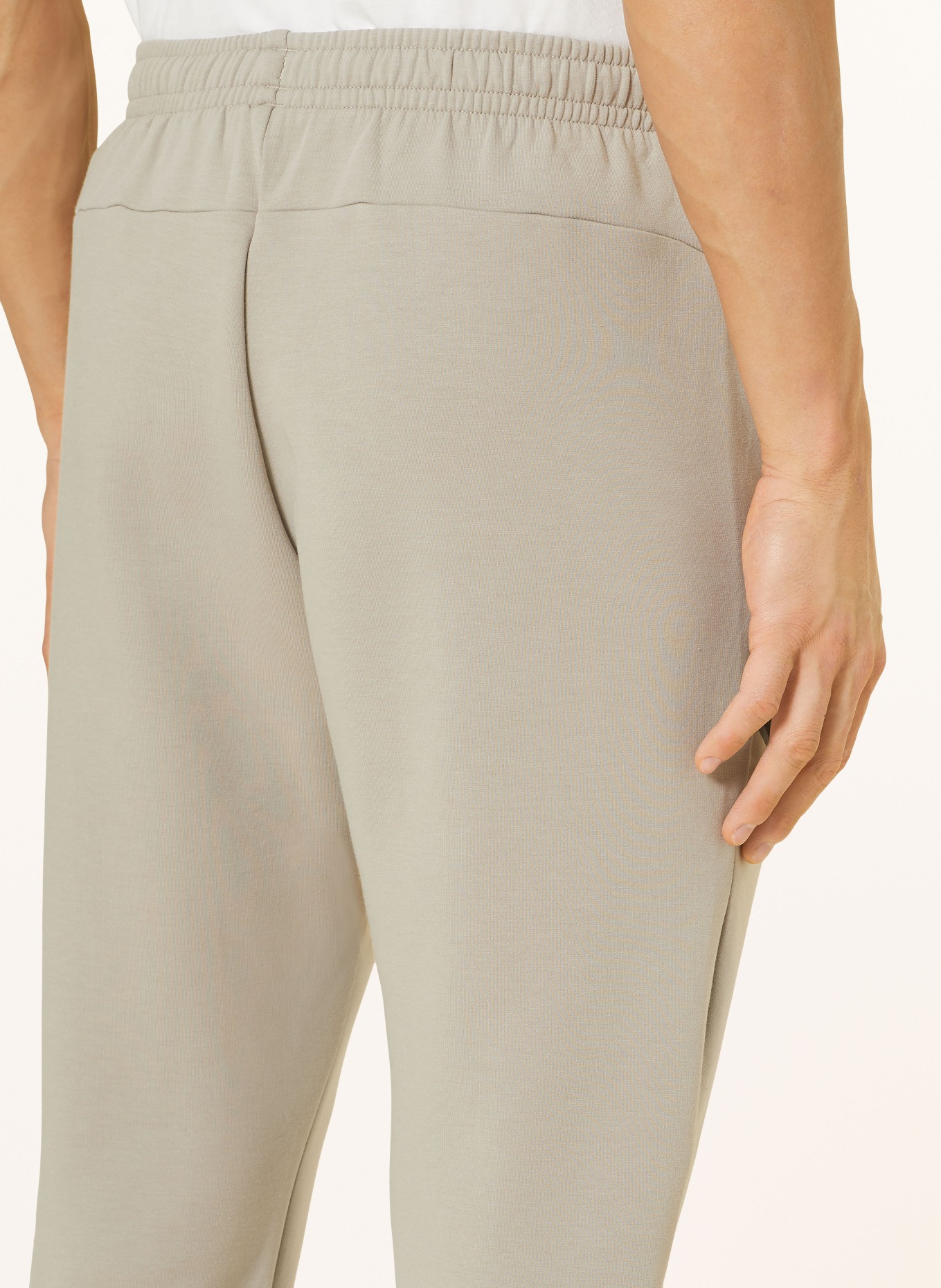 UNDER ARMOUR Trousers UNSTOPPABLE in jogger style, Color: BEIGE (Image 6)
