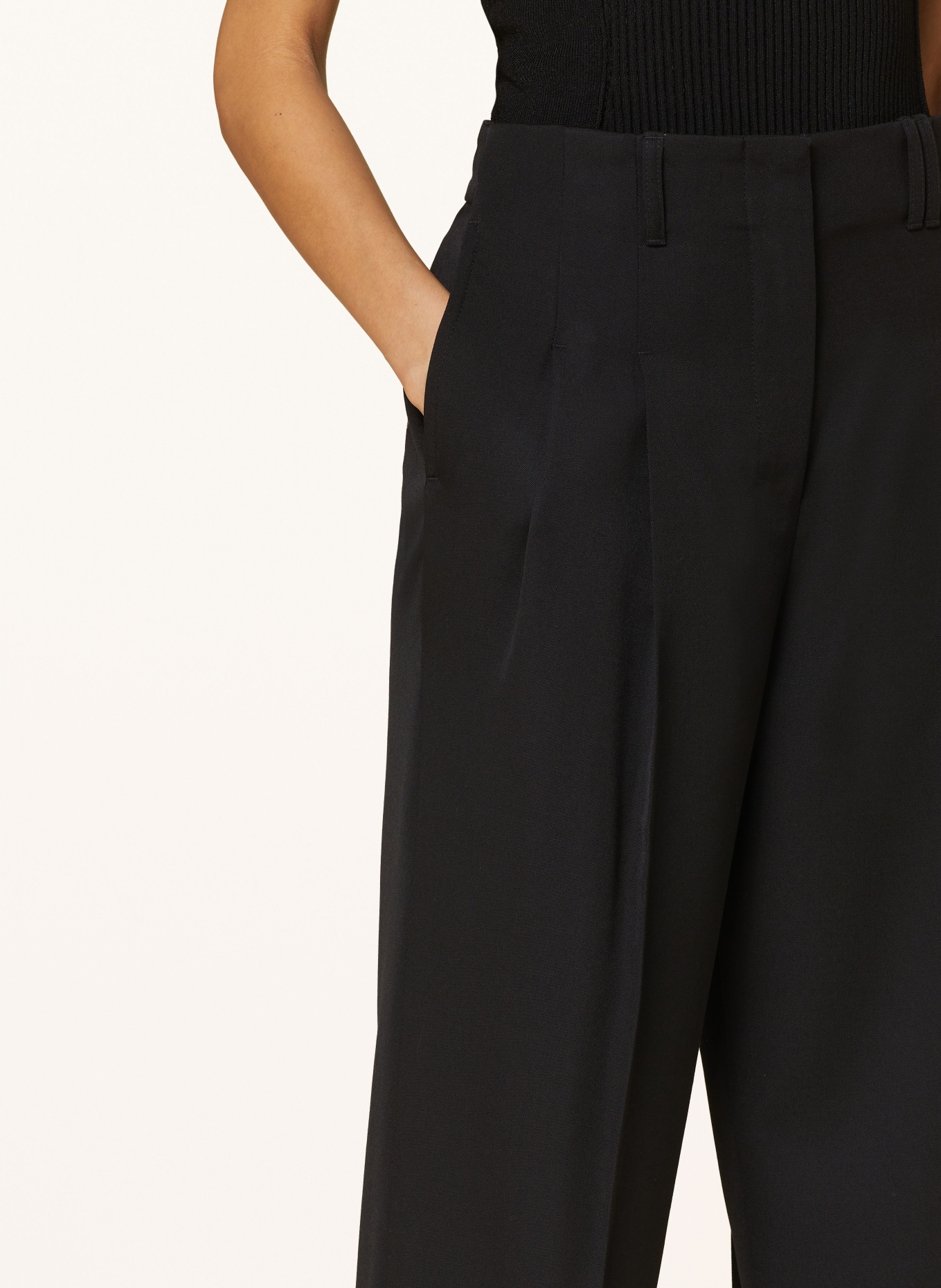 JACQUEMUS Trousers LE PANTALON TITOLO, Color: BLACK (Image 5)