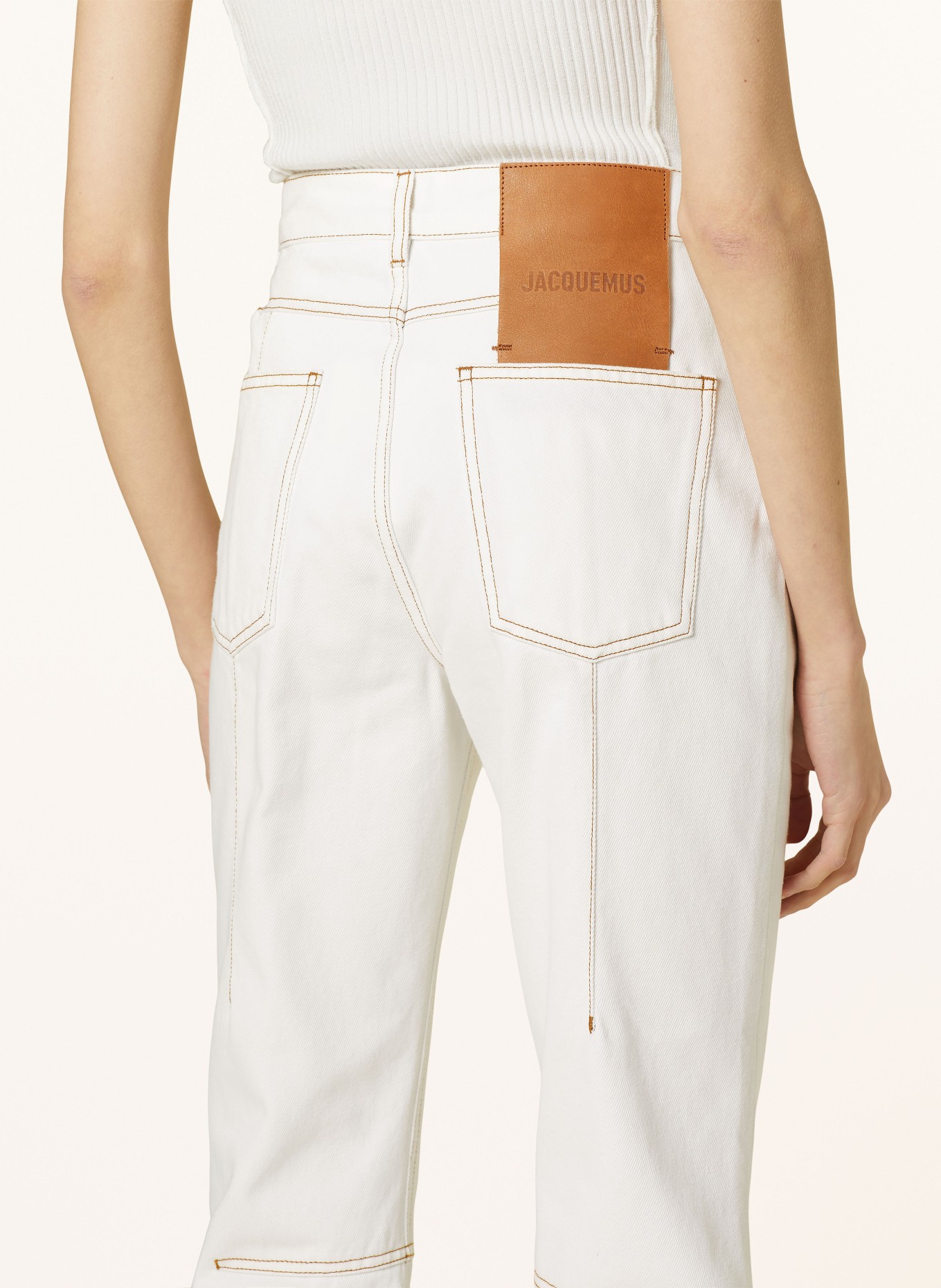 JACQUEMUS 7/8 jeans LE DE-NÎMES COURT JEANS, Color: 11C OFF-WHITE/TABAC (Image 5)