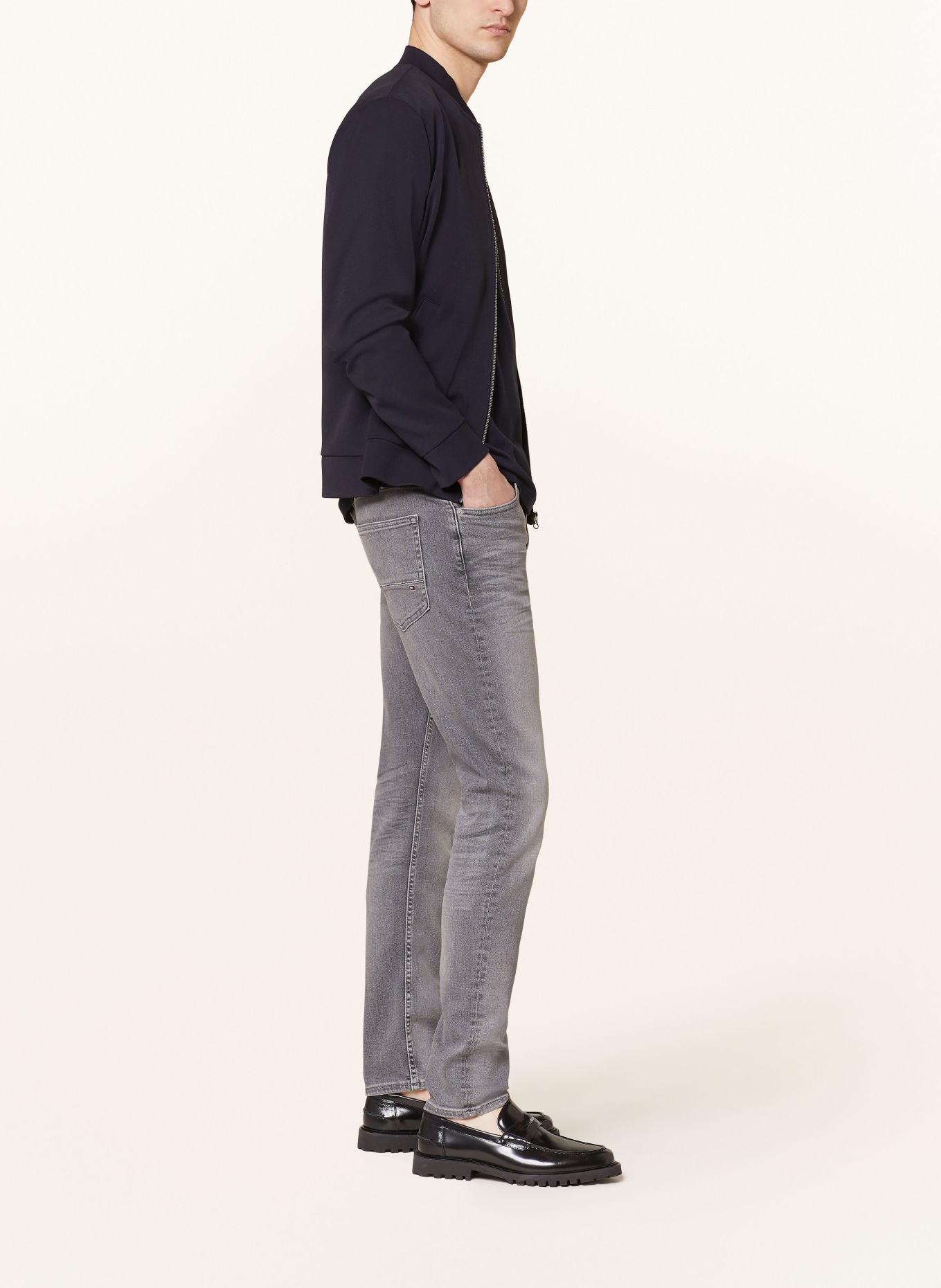 TOMMY HILFIGER Jeans HOUSTON Slim Taper Fit, Farbe: 1B5 Bower Grey (Bild 4)