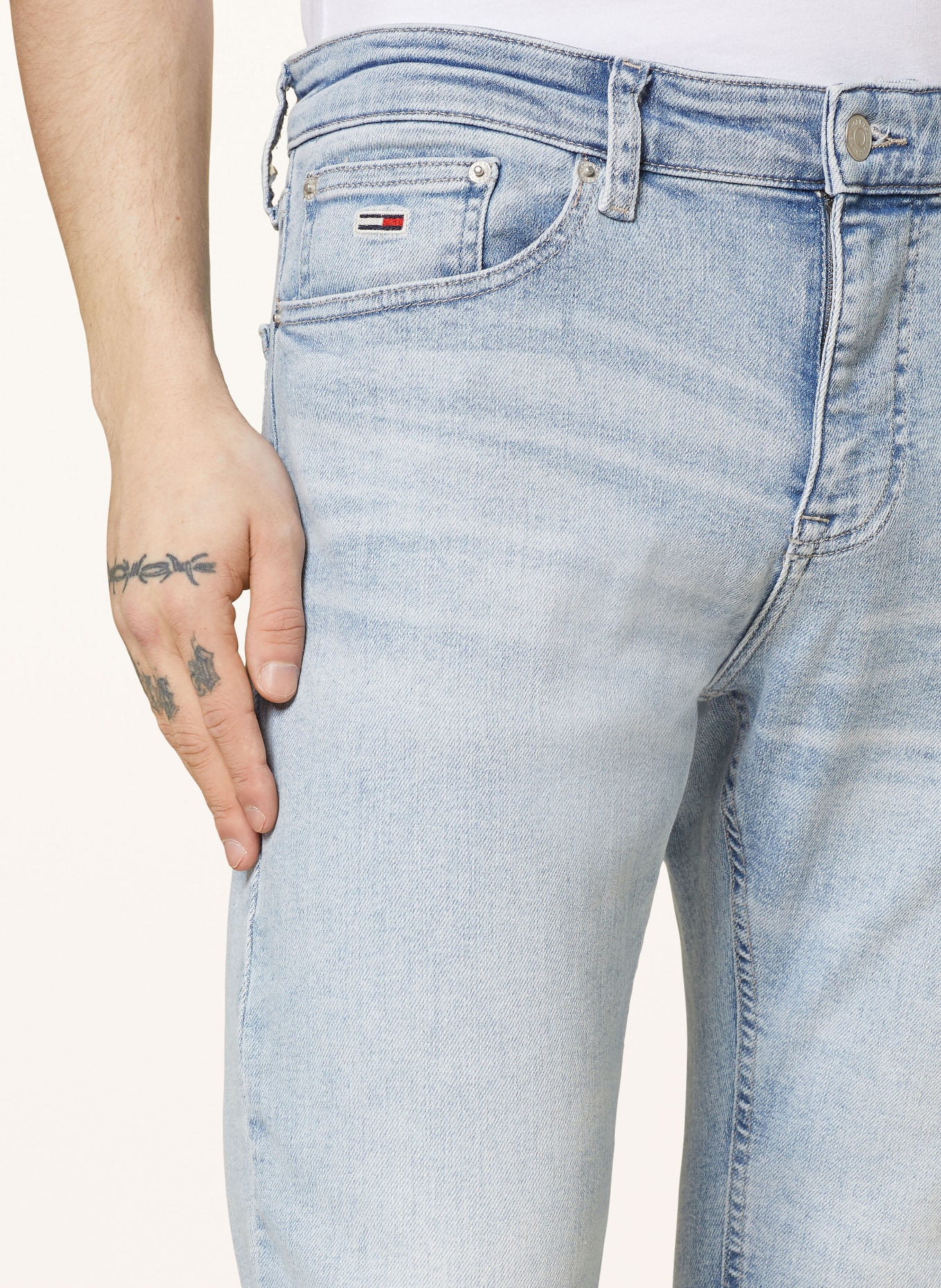 TOMMY JEANS Jeans AUSTIN Slim Tapered Fit, Farbe: 1AB Denim Light (Bild 5)