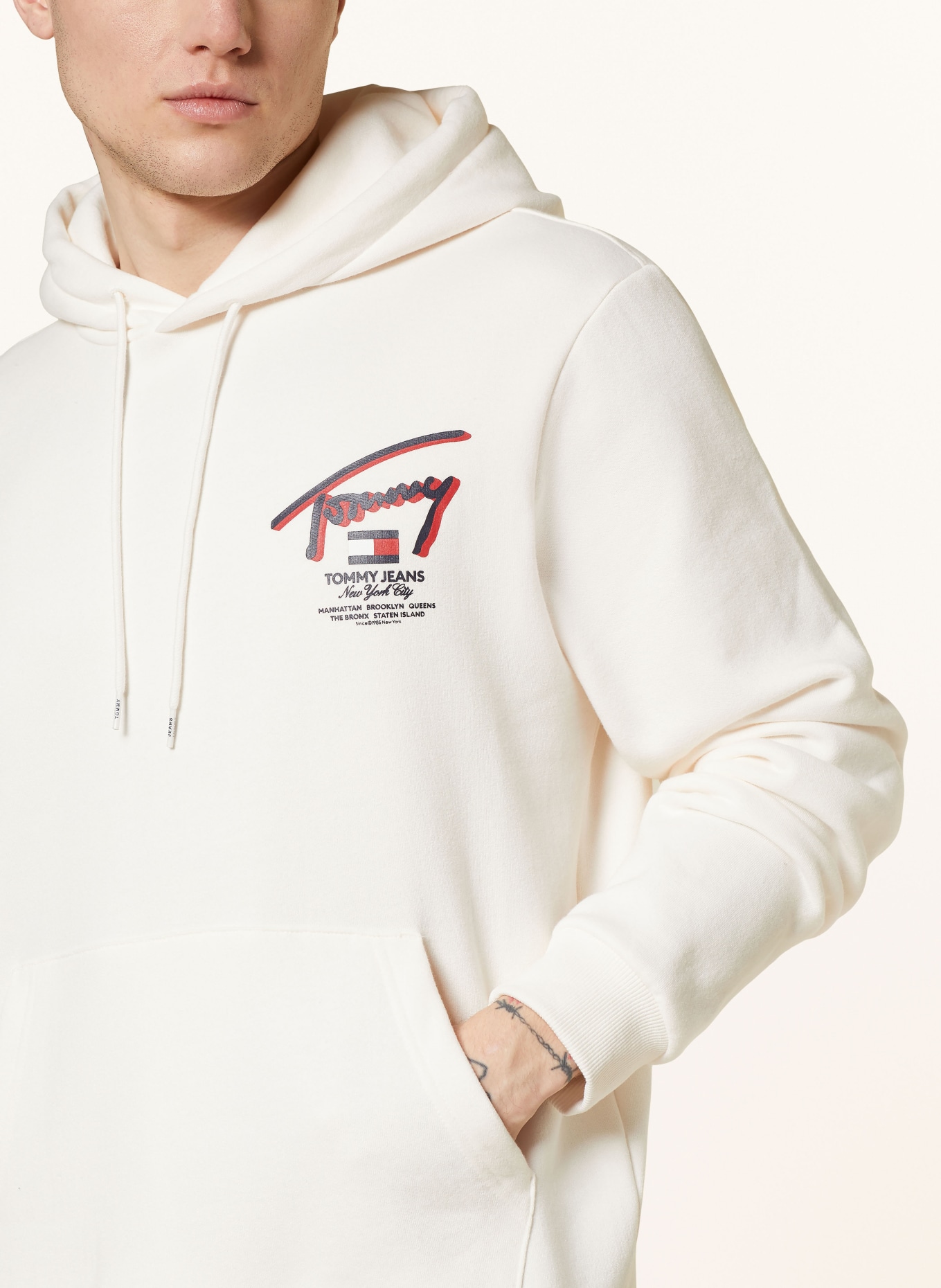 TOMMY JEANS Hoodie: WEISS