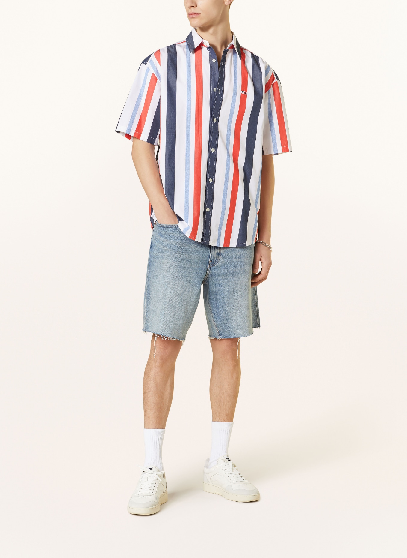 TOMMY JEANS Short sleeve shirt relaxed fit, Color: WHITE/ BLUE/ RED (Image 2)