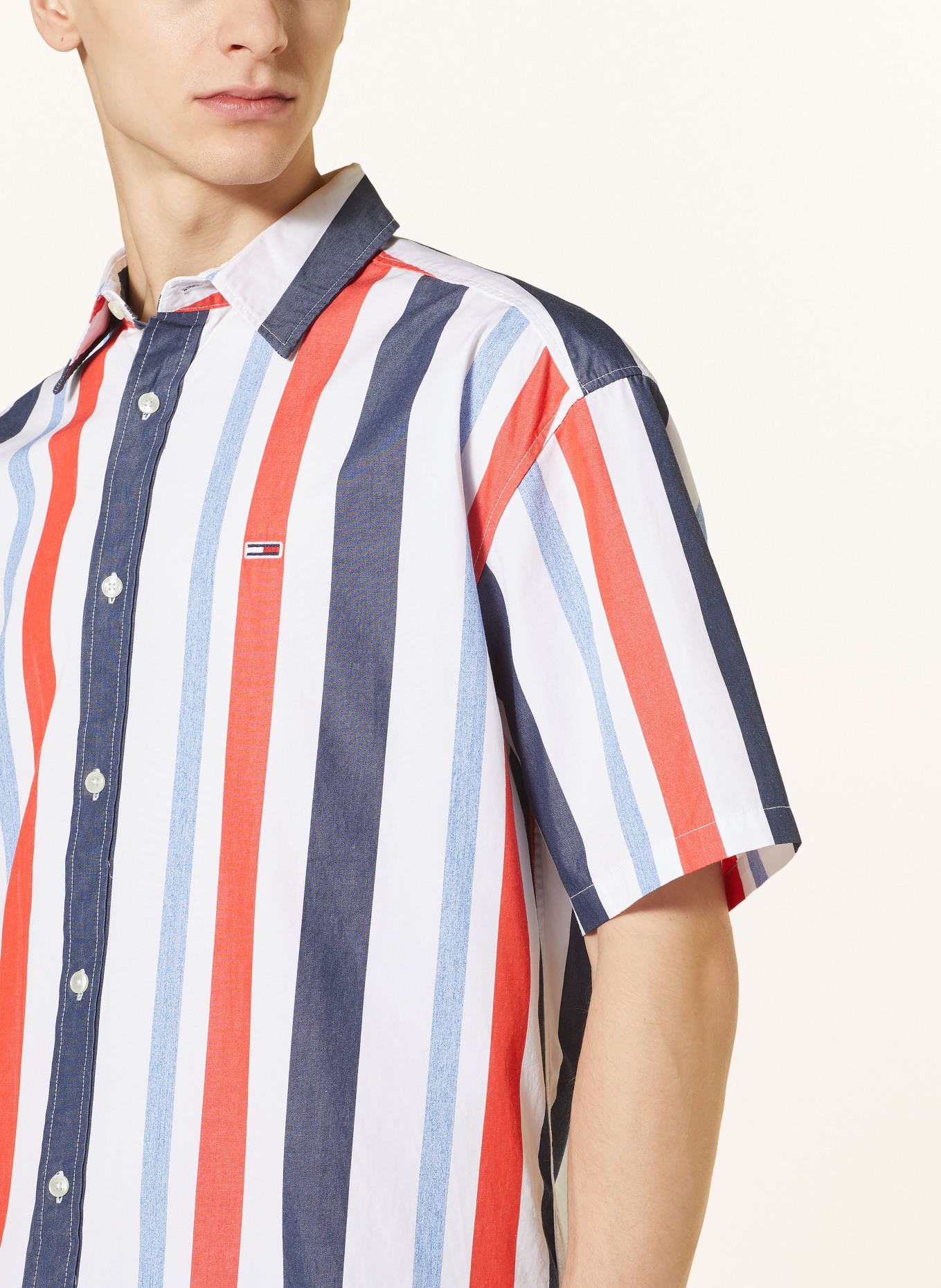 TOMMY JEANS Short sleeve shirt relaxed fit, Color: WHITE/ BLUE/ RED (Image 4)