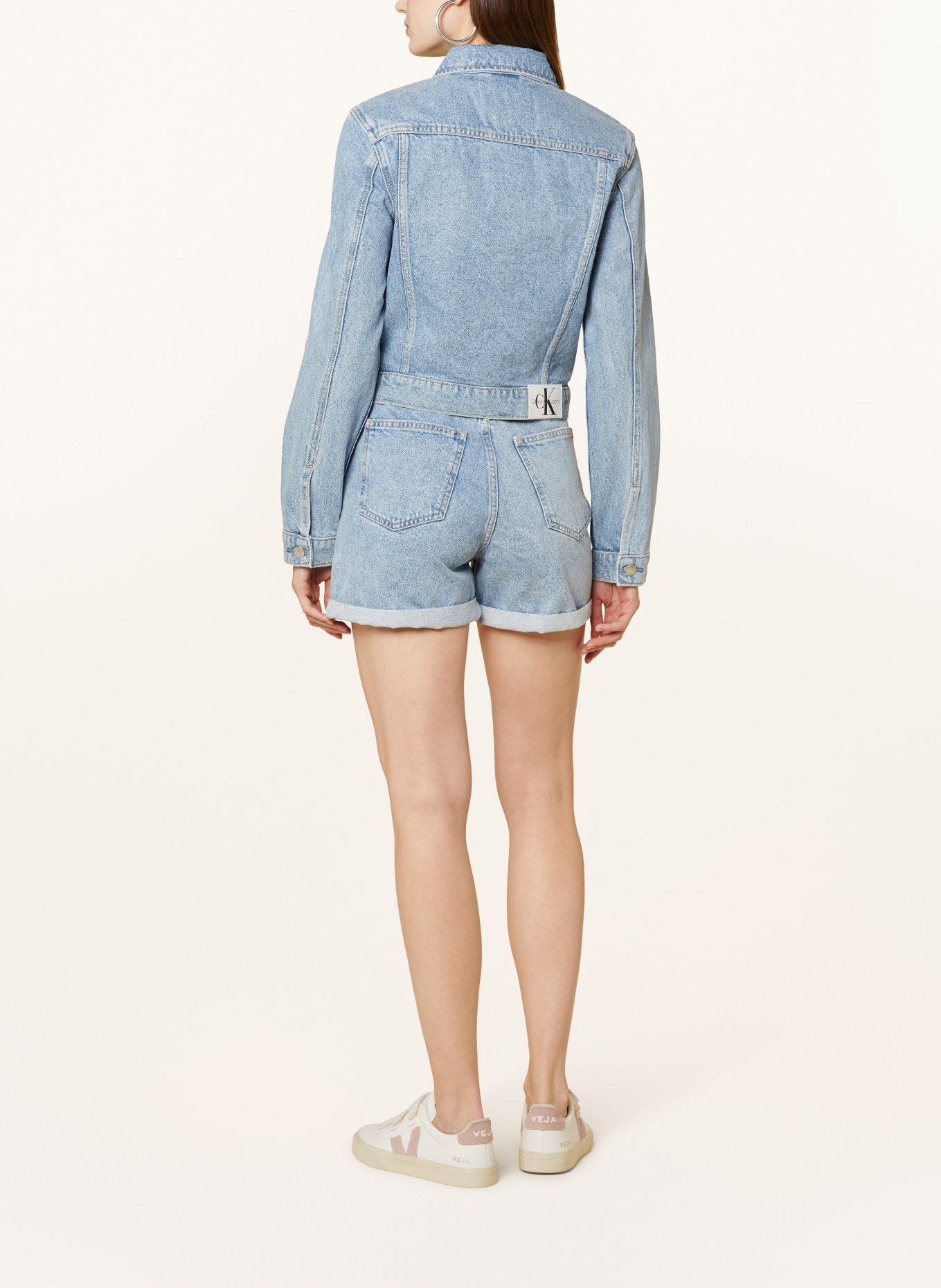Calvin Klein Jeans Cropped džínová bunda, Barva: MODRÁ (Obrázek 3)