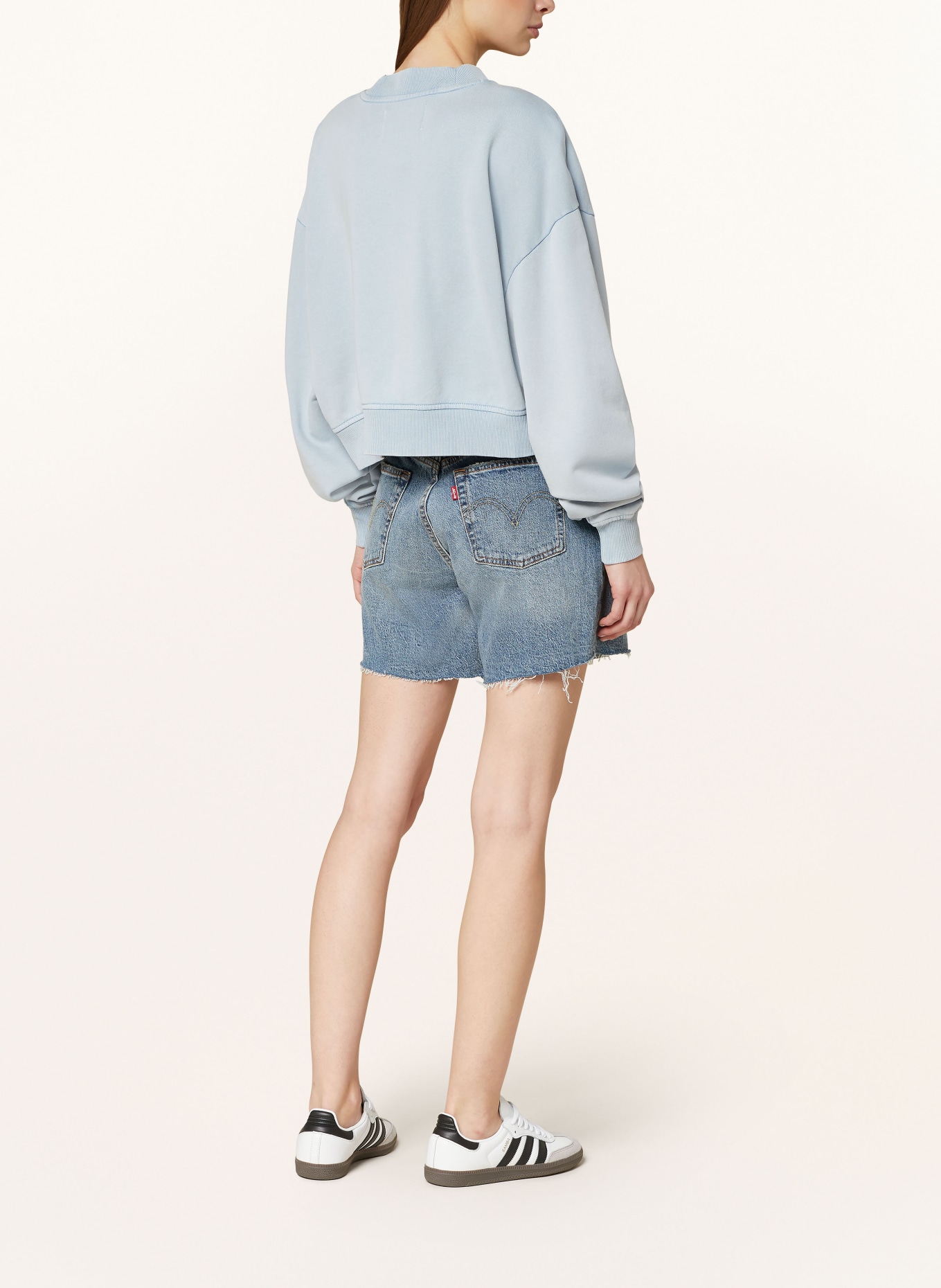 Calvin Klein Jeans Cropped mikina, Barva: TMAVĚ MODRÁ (Obrázek 3)