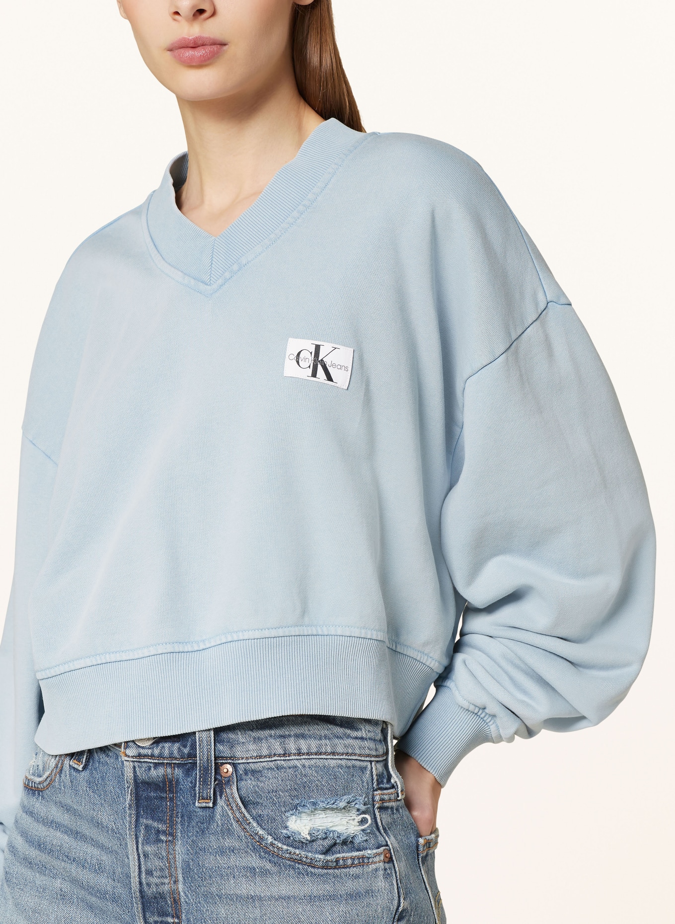 Calvin Klein Jeans Cropped-Sweatshirt, Farbe: HELLBLAU (Bild 4)