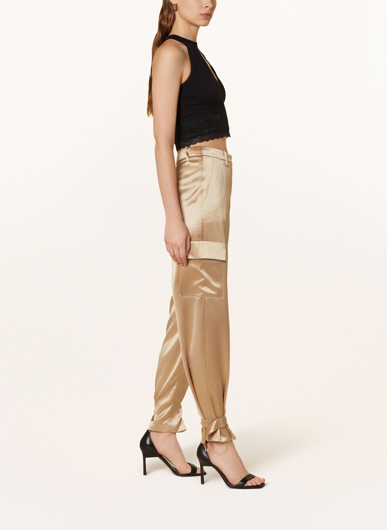 GUESS Cargo pants MARZIA in satin, Color: GOLD (Image 4)