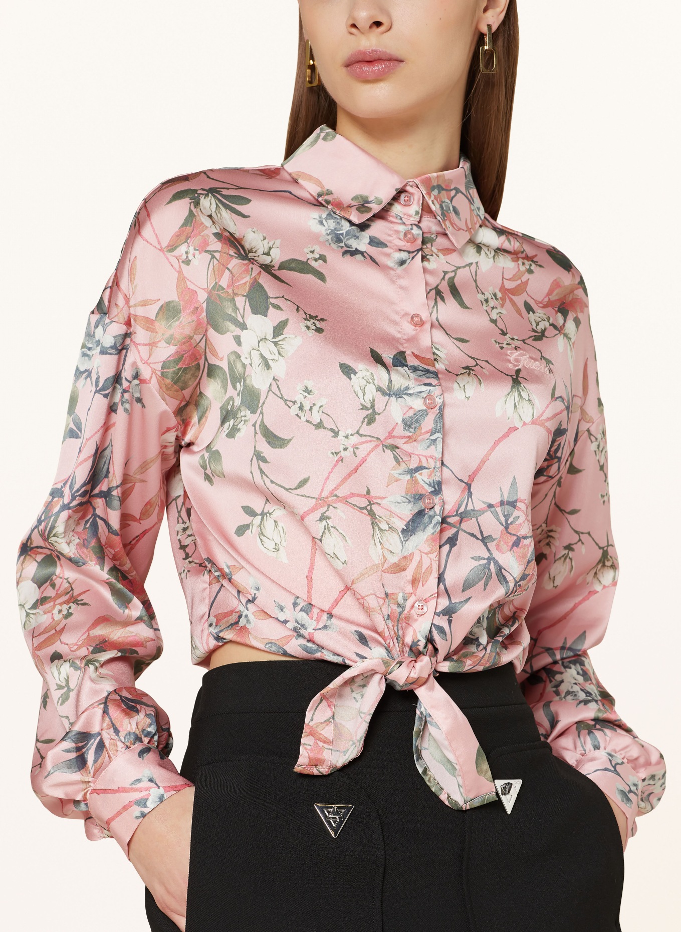 GUESS Cropped-Bluse aus Satin, Farbe: HELLROT/ GRÜN/ ECRU (Bild 4)