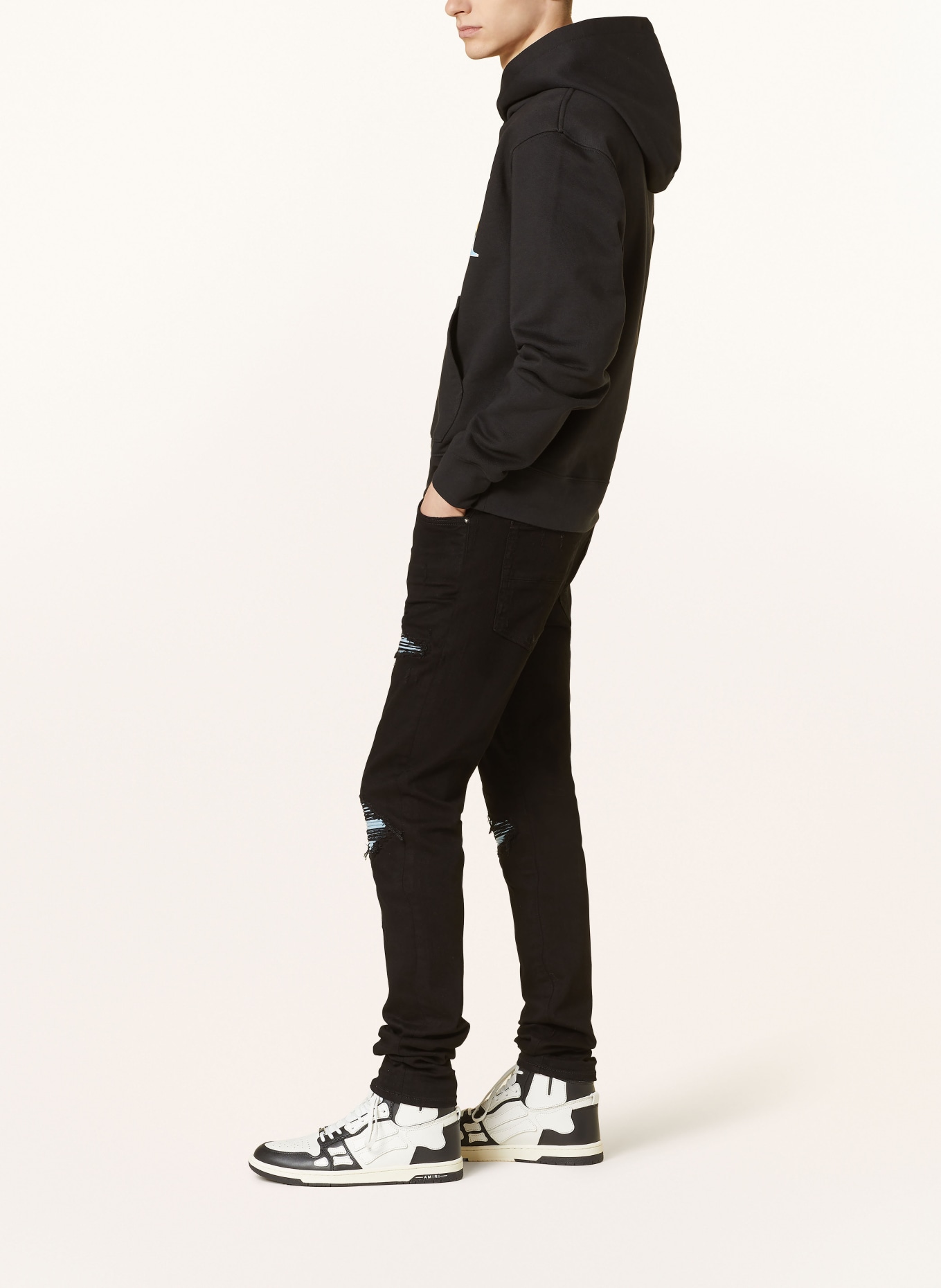 AMIRI Džíny v roztrhaném stylu MX1 Extra Slim Fit, Barva: ČERNÁ (Obrázek 4)