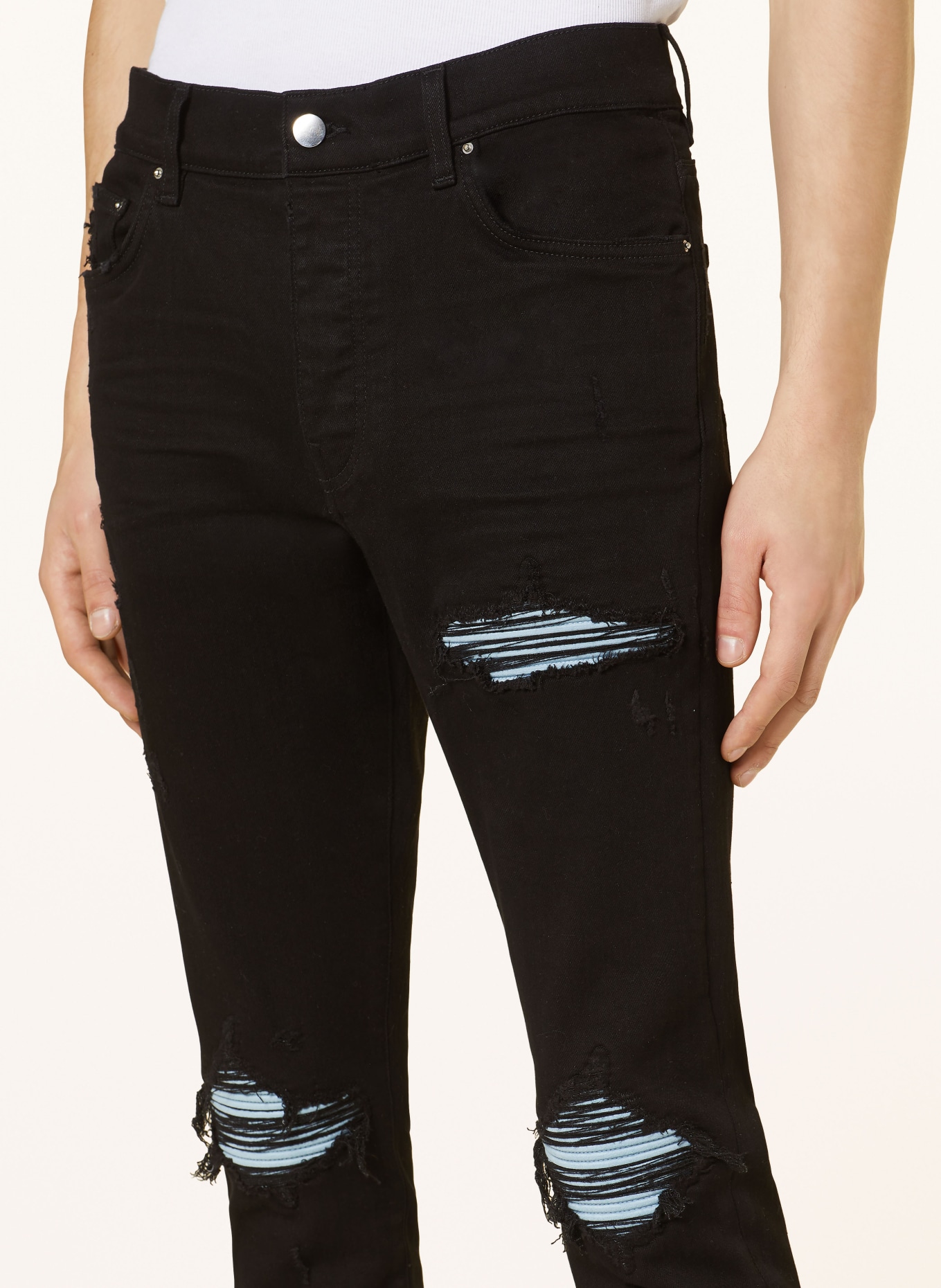AMIRI Destroyed Jeans MX1 Extra Slim Fit, Farbe: SCHWARZ (Bild 5)