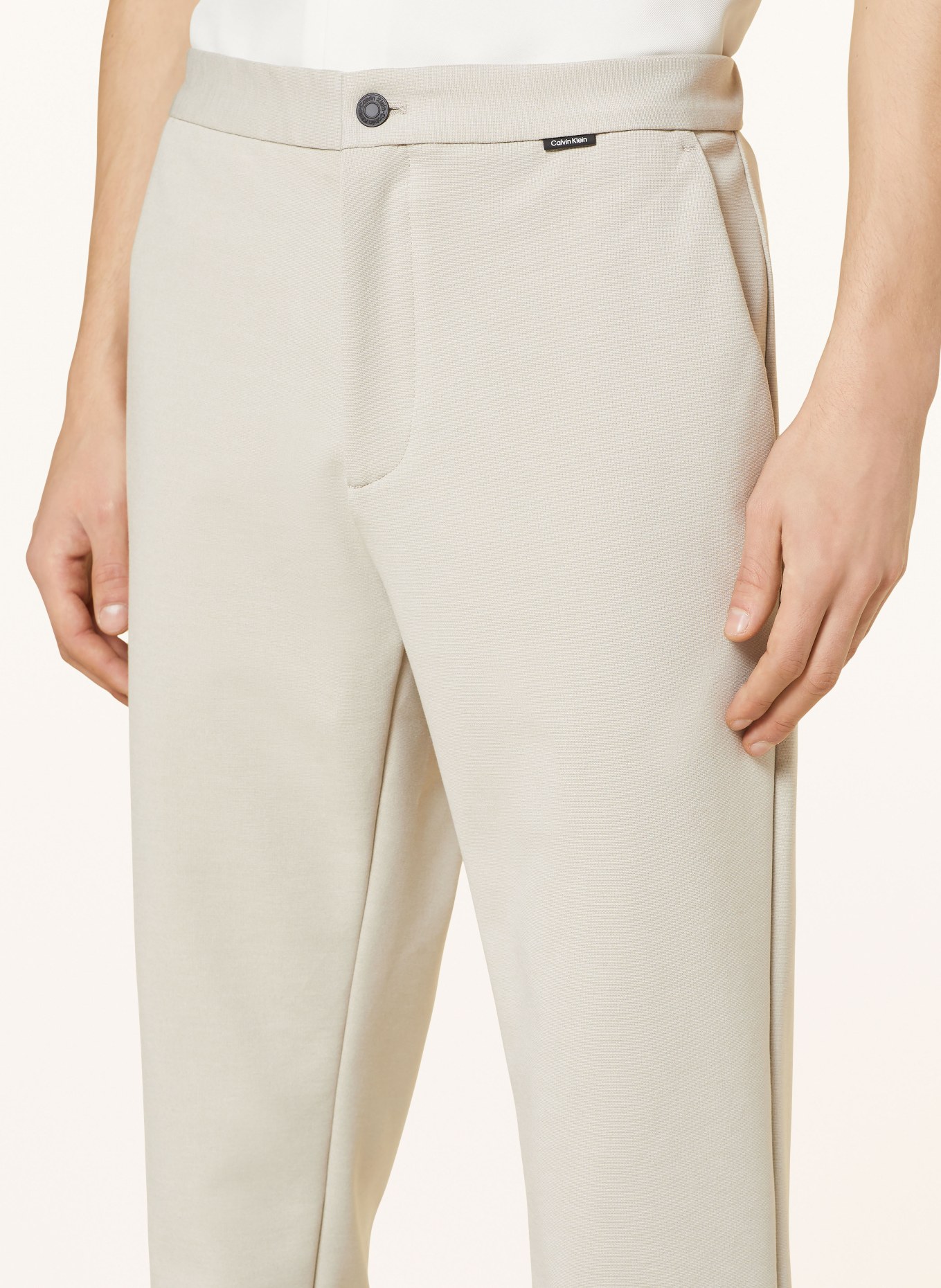 Calvin Klein Žerzejové kalhoty Tapered Fit, Barva: ACE Stony Beige (Obrázek 5)