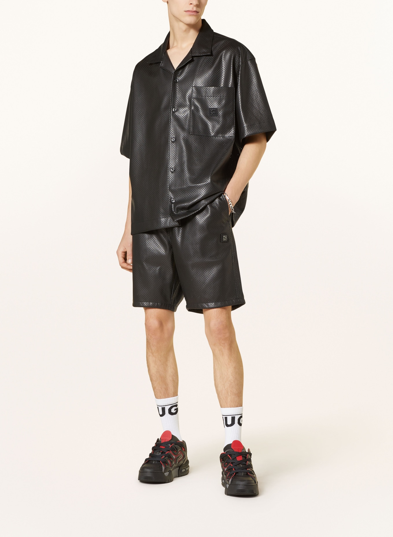 HUGO Shorts DAN242 in leather look, Color: BLACK (Image 2)