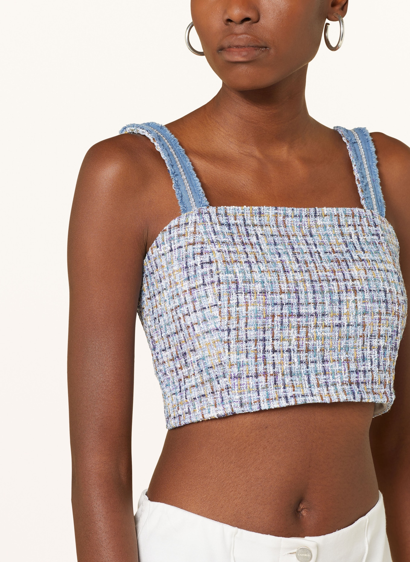 SWING Cropped top with glitter thread, Color: LIGHT BLUE/ WHITE/ DARK YELLOW (Image 4)