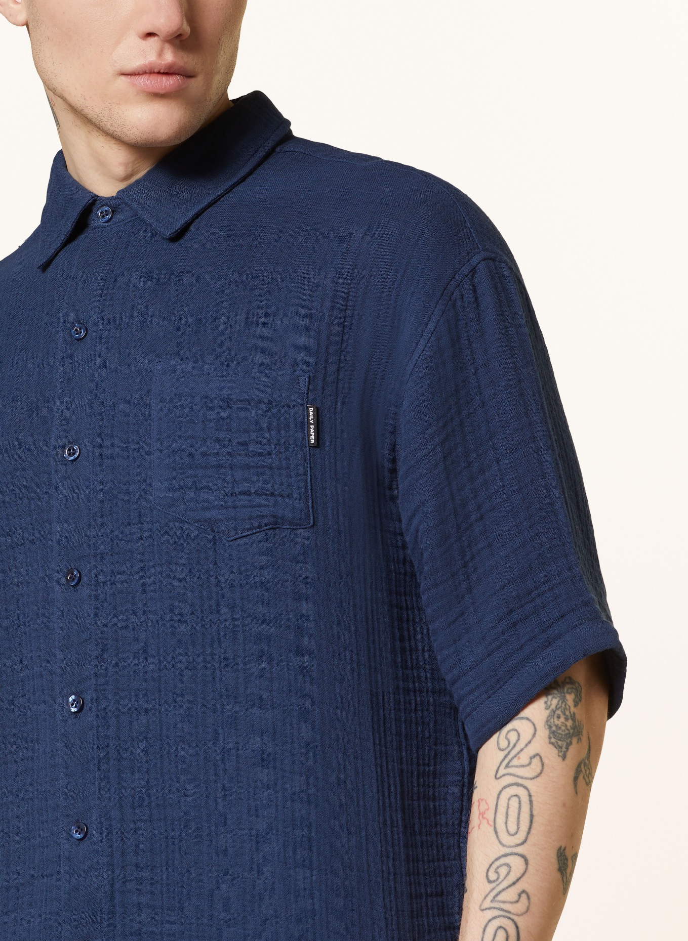 DAILY PAPER Short sleeve shirt ENZI comfort fit made of muslin, Color: DARK BLUE (Image 4)