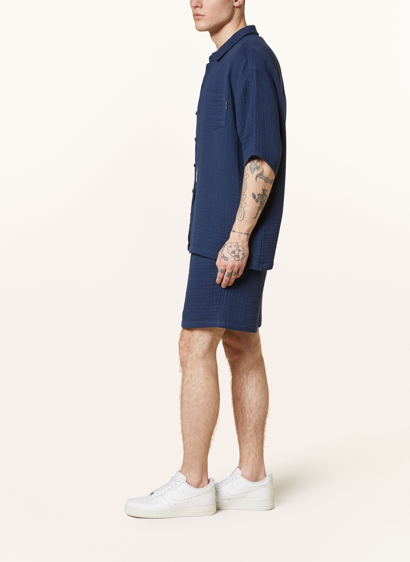 DAILY PAPER Muslin shorts ENZI, Color: DARK BLUE (Image 4)