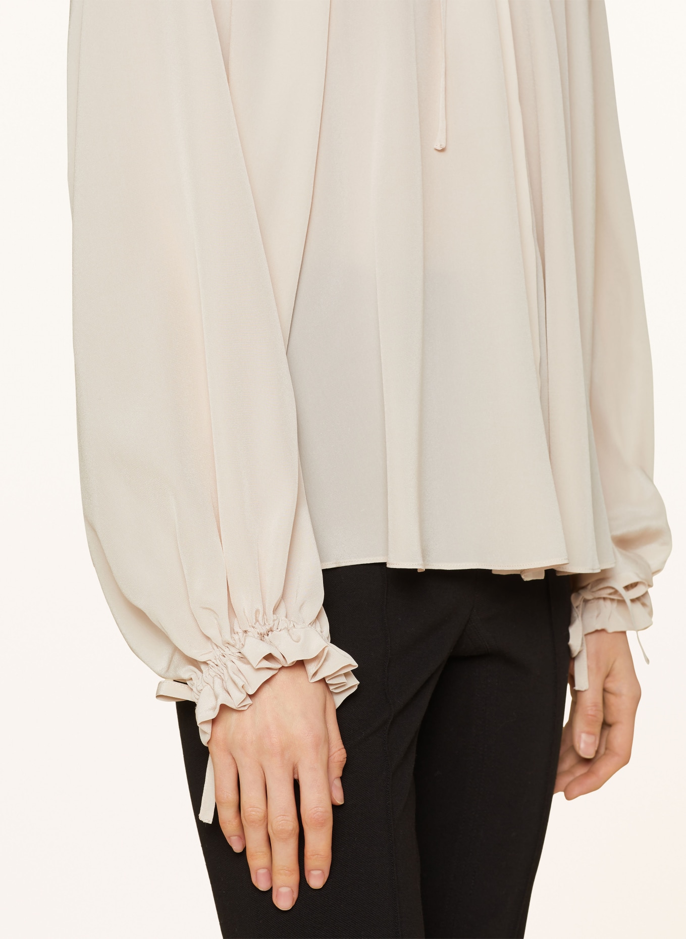 SLY 010 Bow-tie blouse GLENN in silk, Color: CREAM (Image 5)