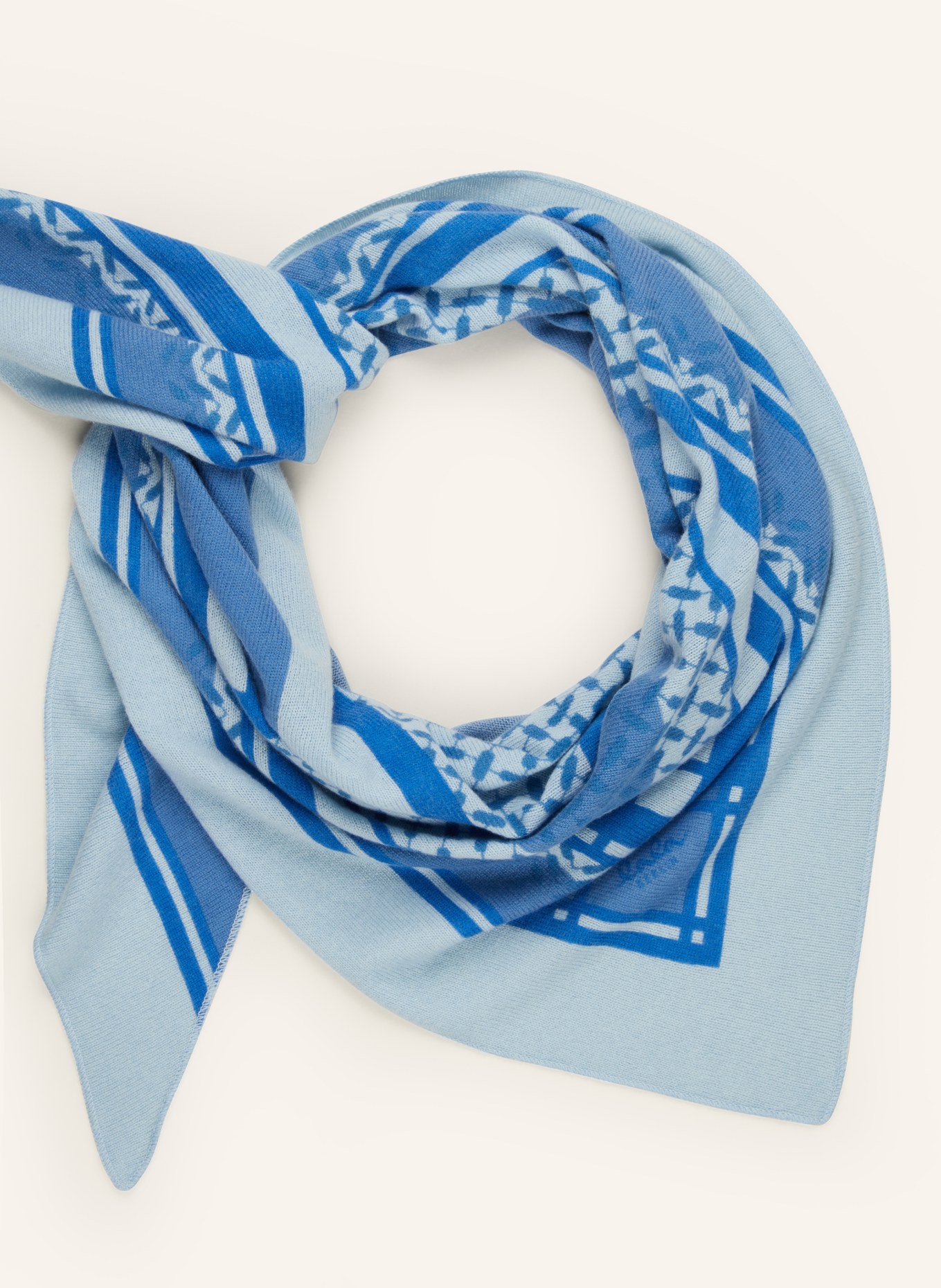 Lala Berlin Triangular scarf in cashmere, Color: BLUE/ LIGHT BLUE (Image 2)