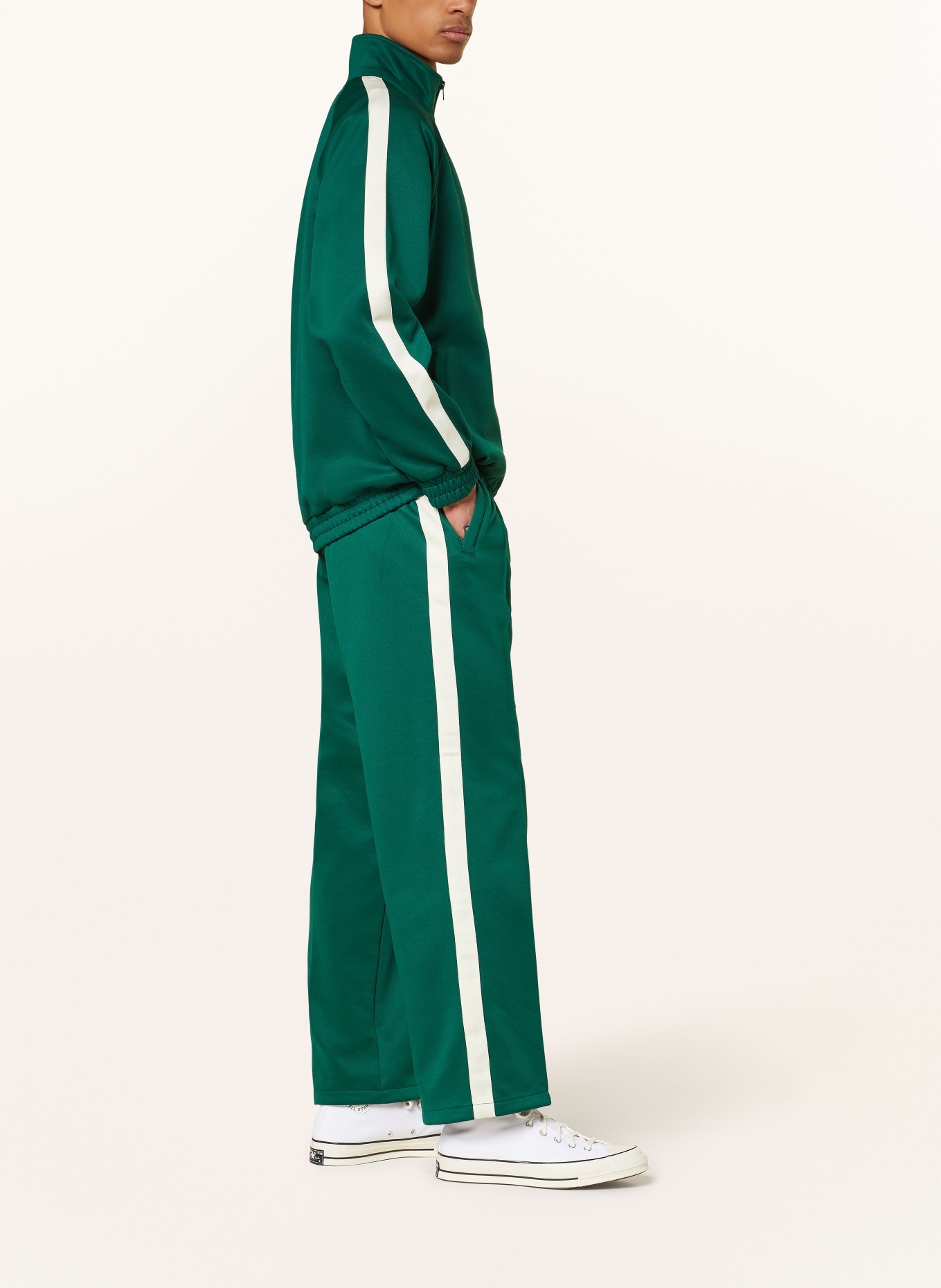 carhartt WIP Spodnie dresowe BENCHILL, Kolor: ZIELONY/ BIAŁY (Obrazek 4)