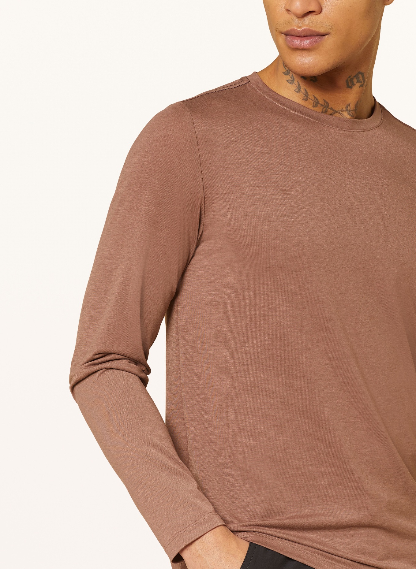 vuori Long sleeve shirt CURRENT TECH, Color: BROWN (Image 4)