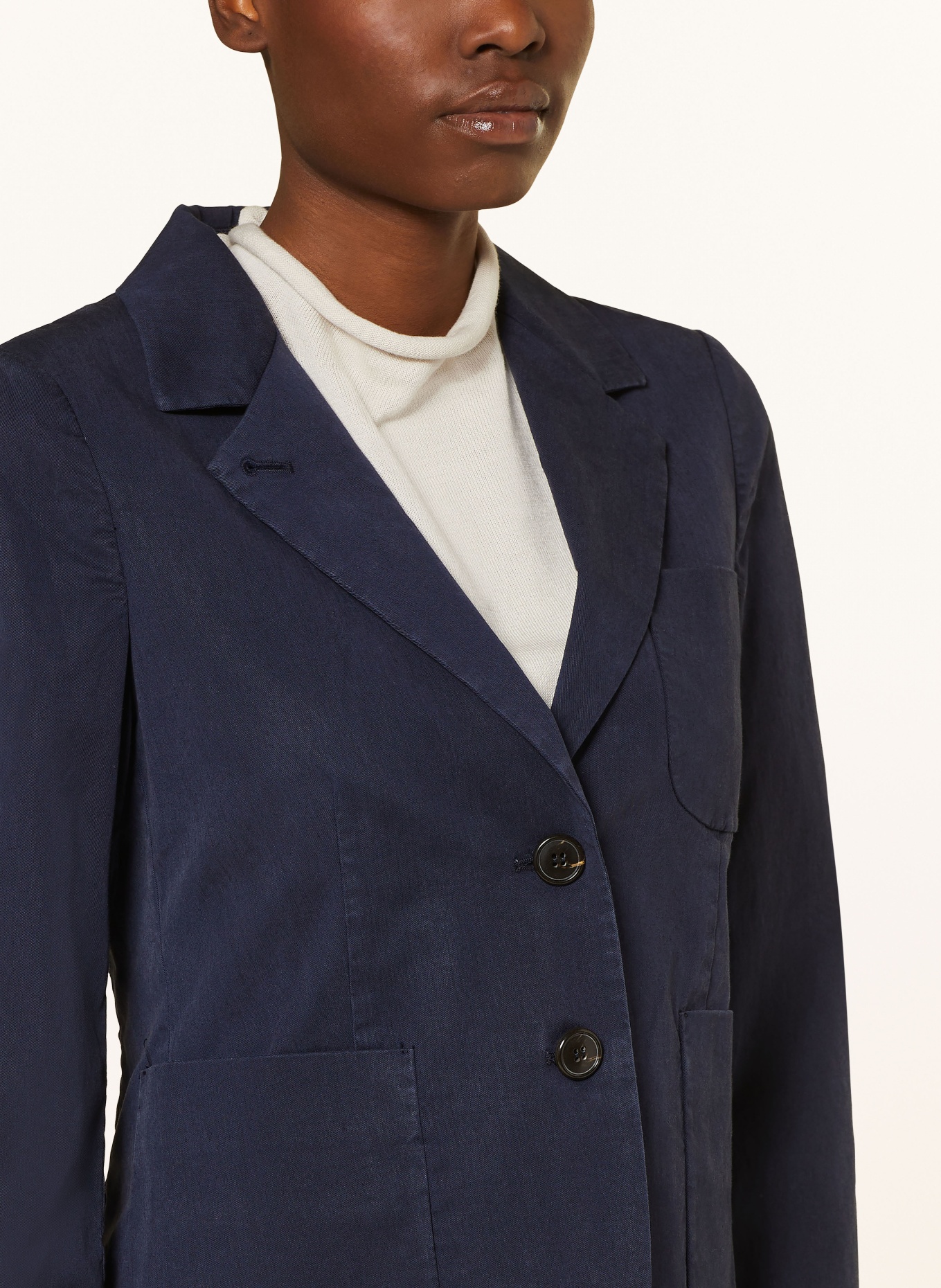 Kiltie Blejzr: TMAVĚ MODRÁ