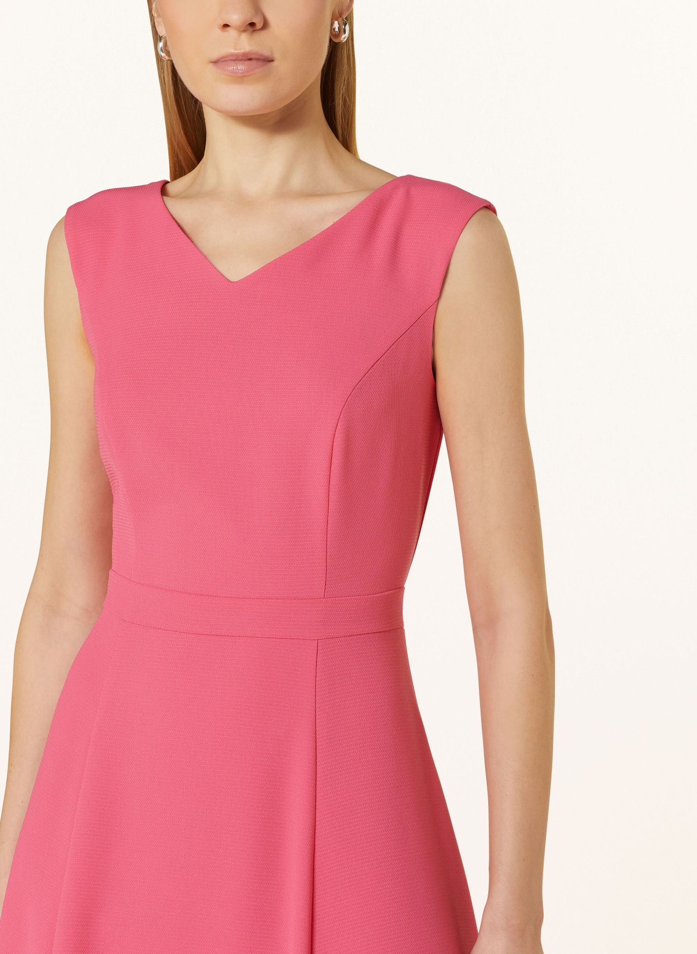 BETTY&CO Sheath dress with cut-outs, Color: NEON PINK (Image 4)