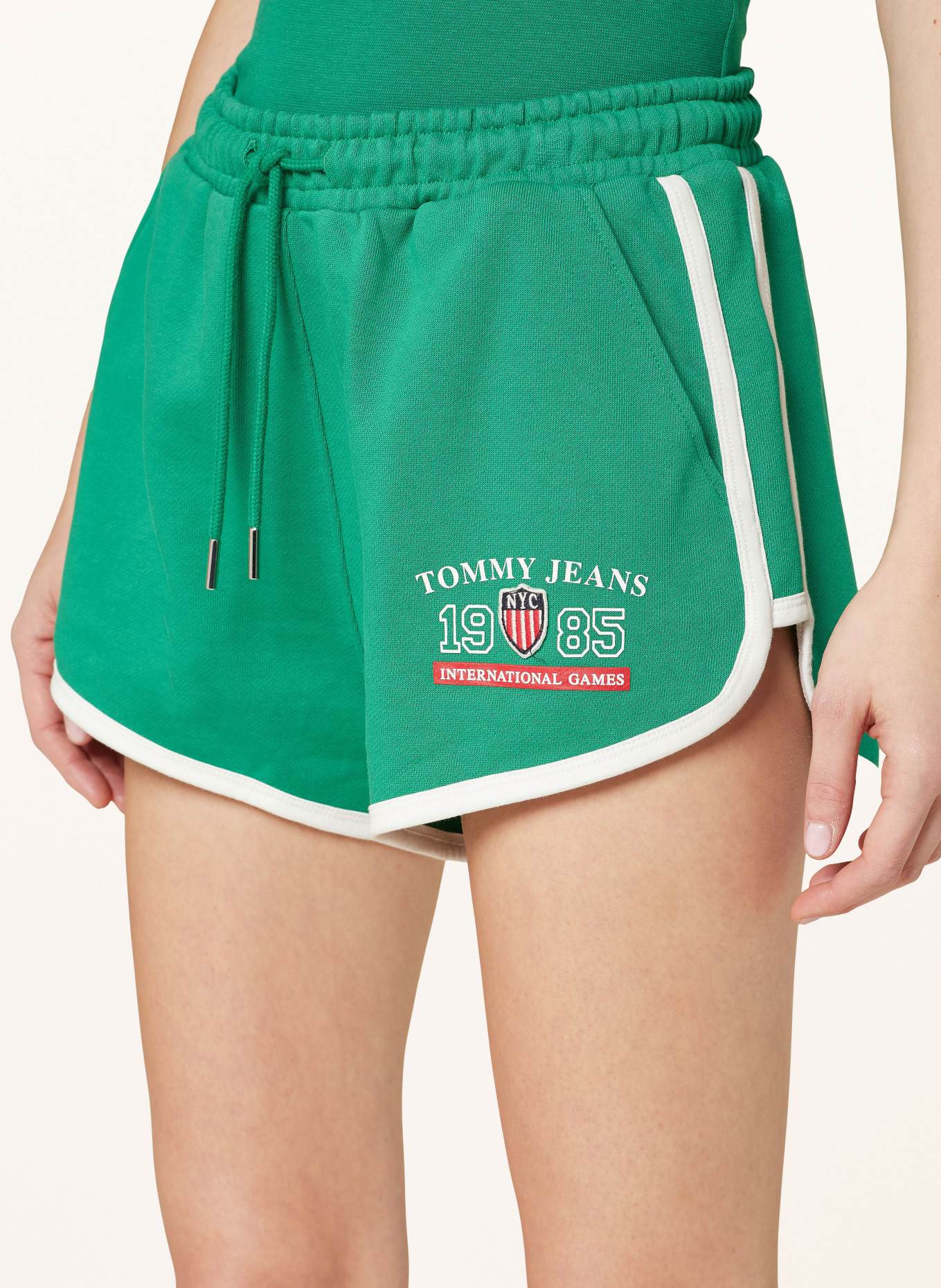 TOMMY JEANS Sweat shorts, Color: GREEN/ WHITE/ RED (Image 5)