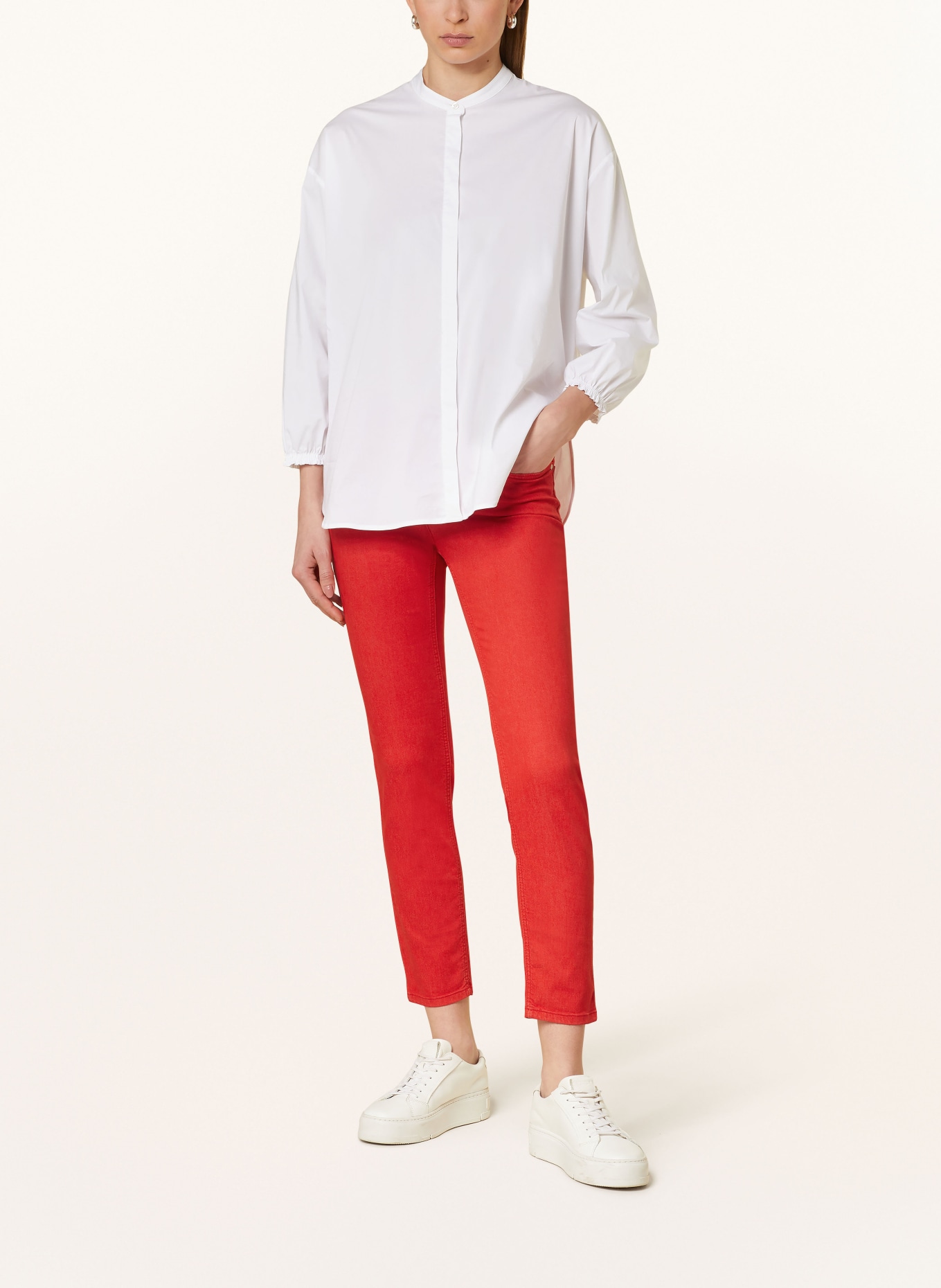 oui Džíny: ČERVENÁ